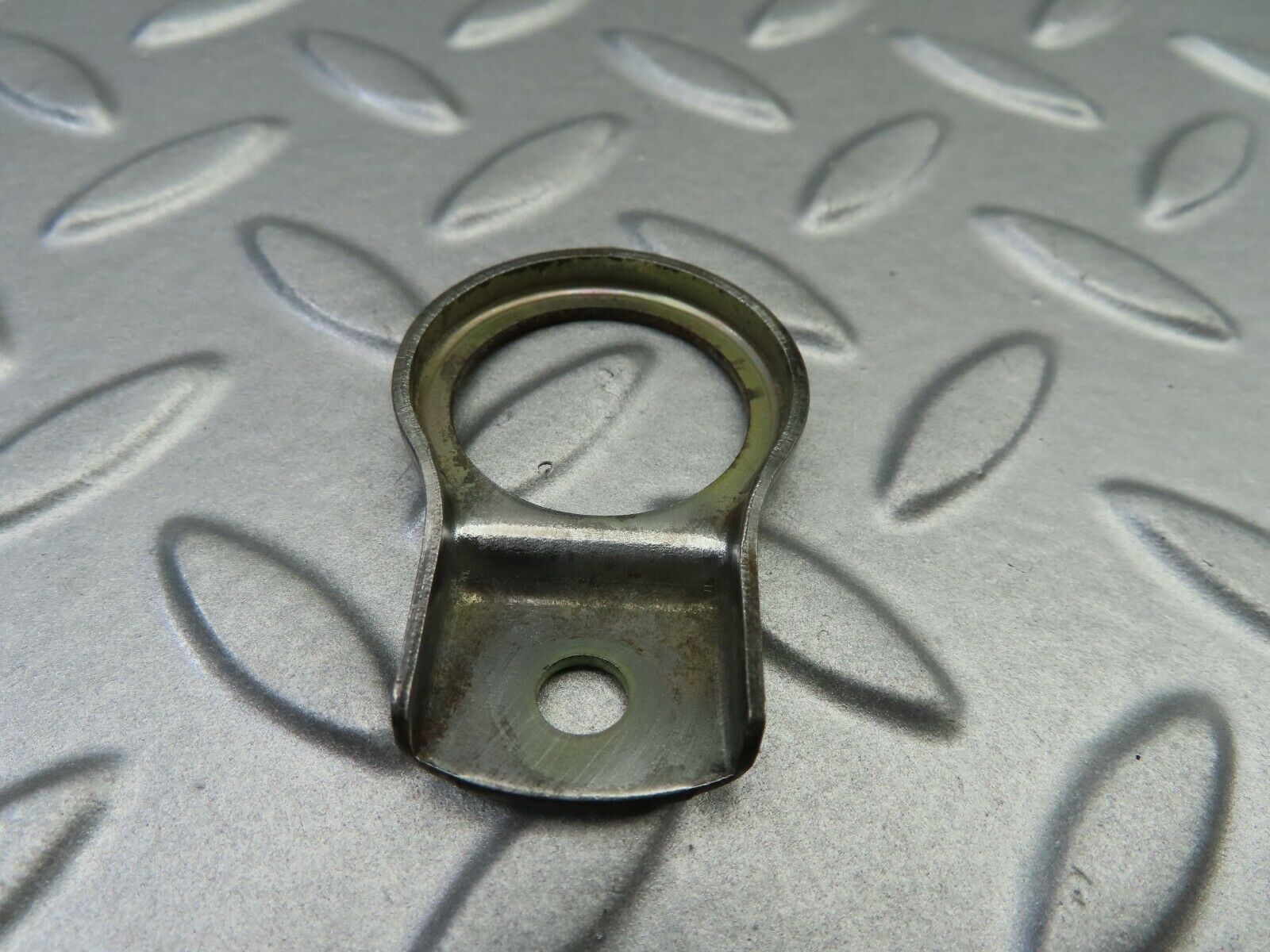 7096 Mercedes-Benz C107 350SLC Coupe Fuel Injector Bracket