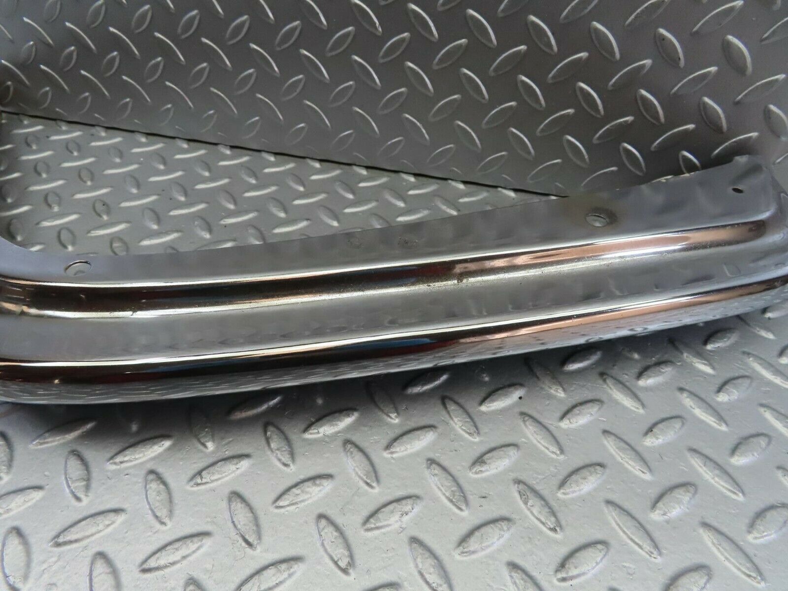 10609 Mercedes-Benz W108 Front Left Upper Bumper Corner