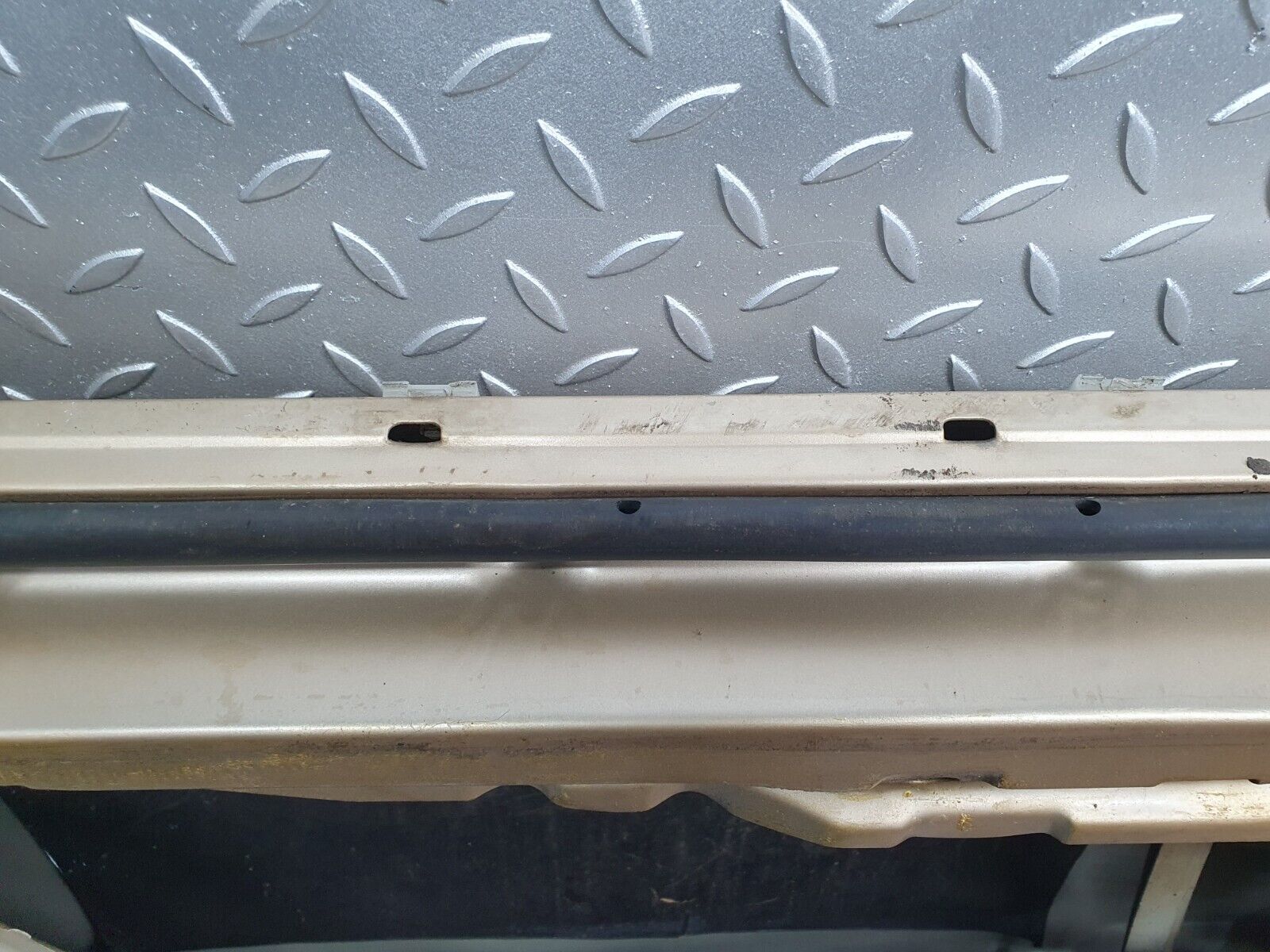 41368 Mercedes-Benz W124 200E Front Left Door