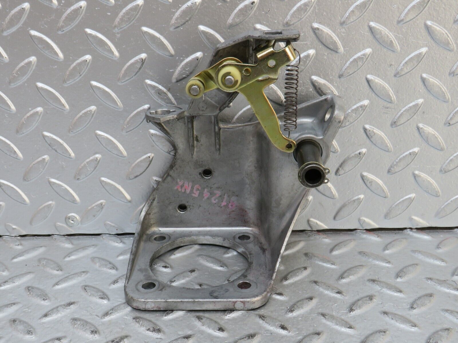 27708 Mercedes-Benz S124 300TE Wagon Brake Pedal Bracket 1242900919