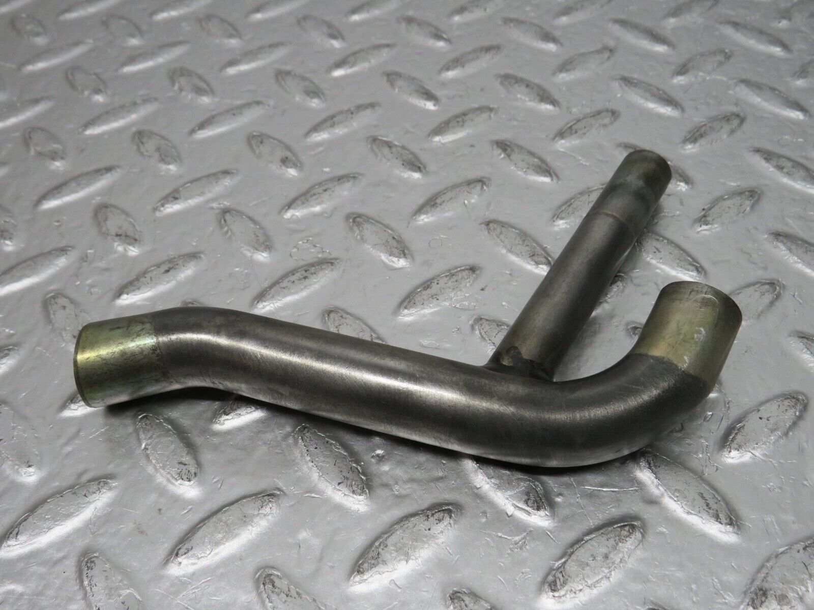 0909 Mercedes-Benz C107 350SLC Coupe Auxiliary Air Idle Valve Pipe