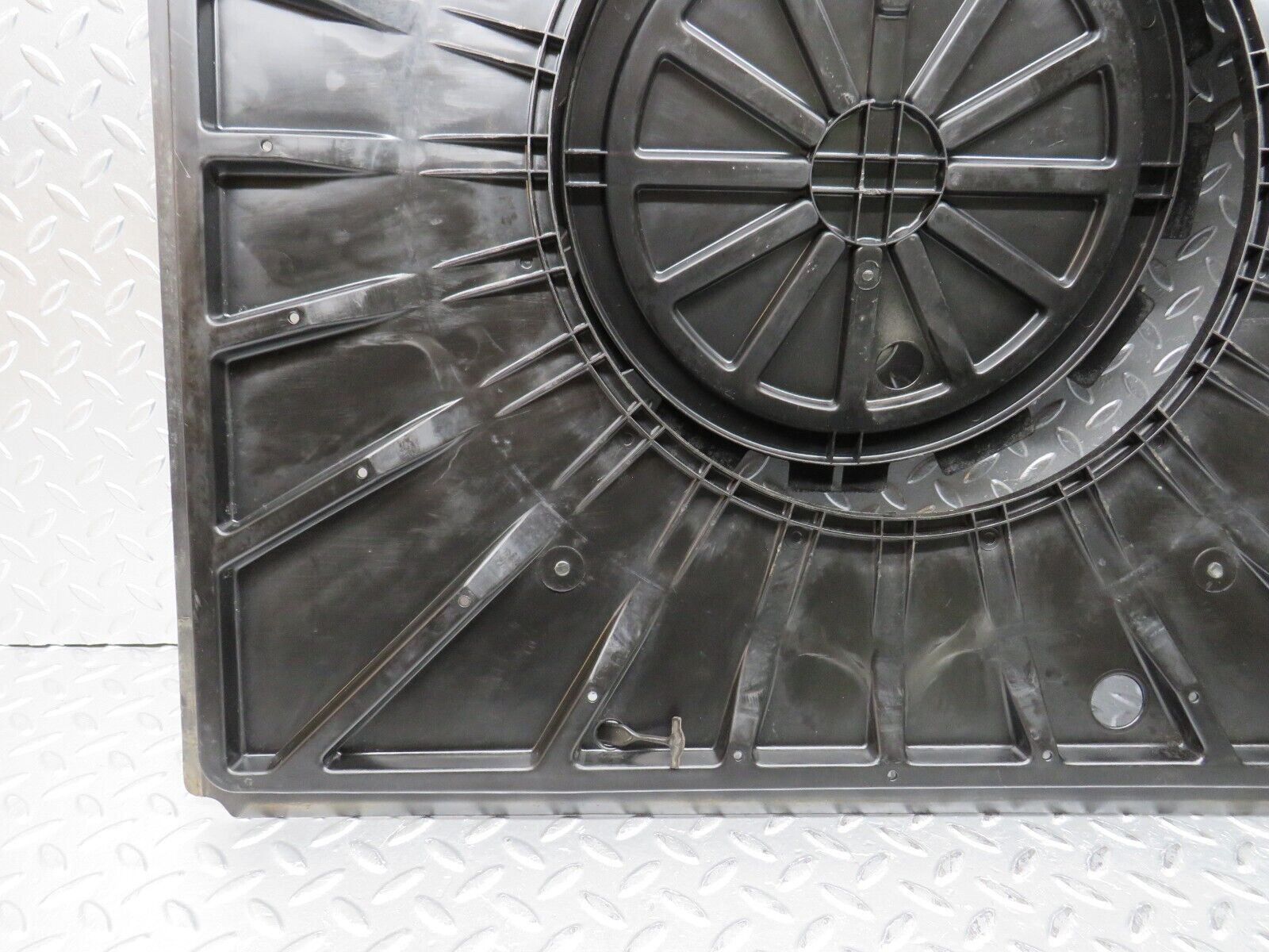 31555 Mercedes-Benz W201 190LE 1.8L Boot Trunk Spare Wheel Cover 2016931633