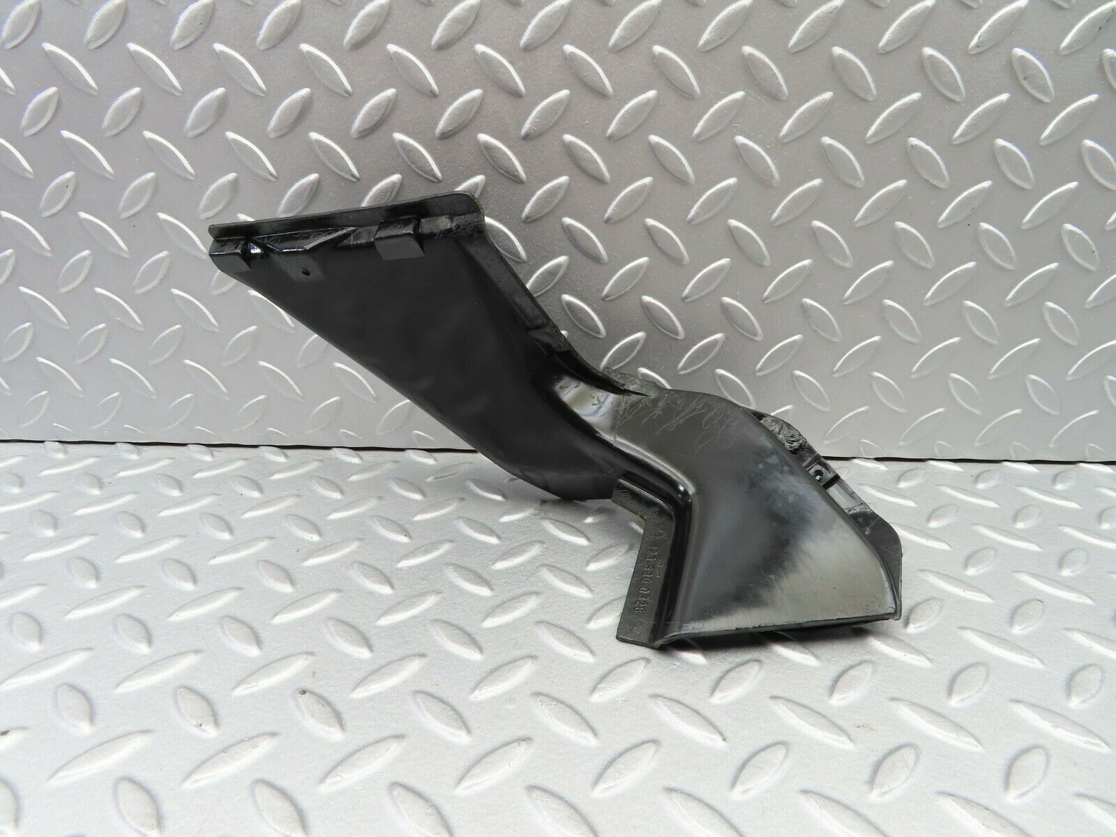 5843 Mercedes-Benz W123 200 Water Drain Left Side 1238300328