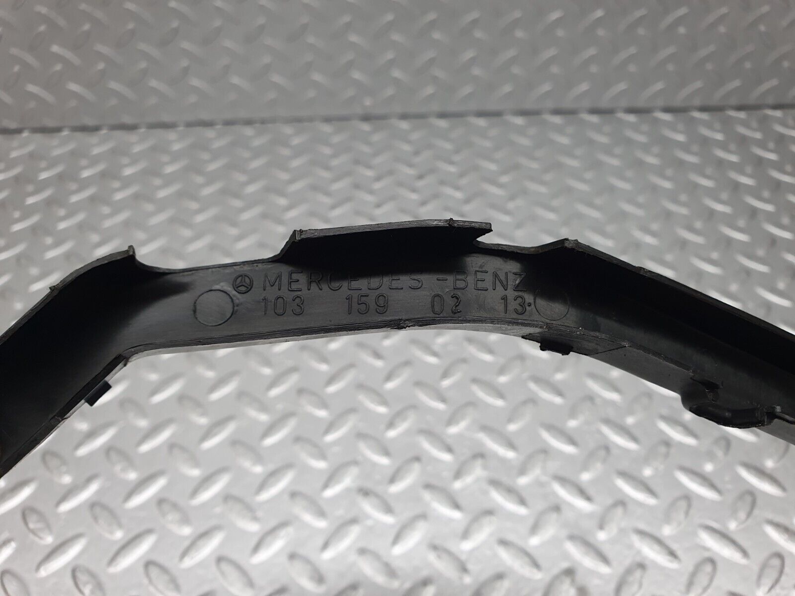 41070 Mercedes-Benz W126 300SE Engine Wire Bracket Holder 1031590213
