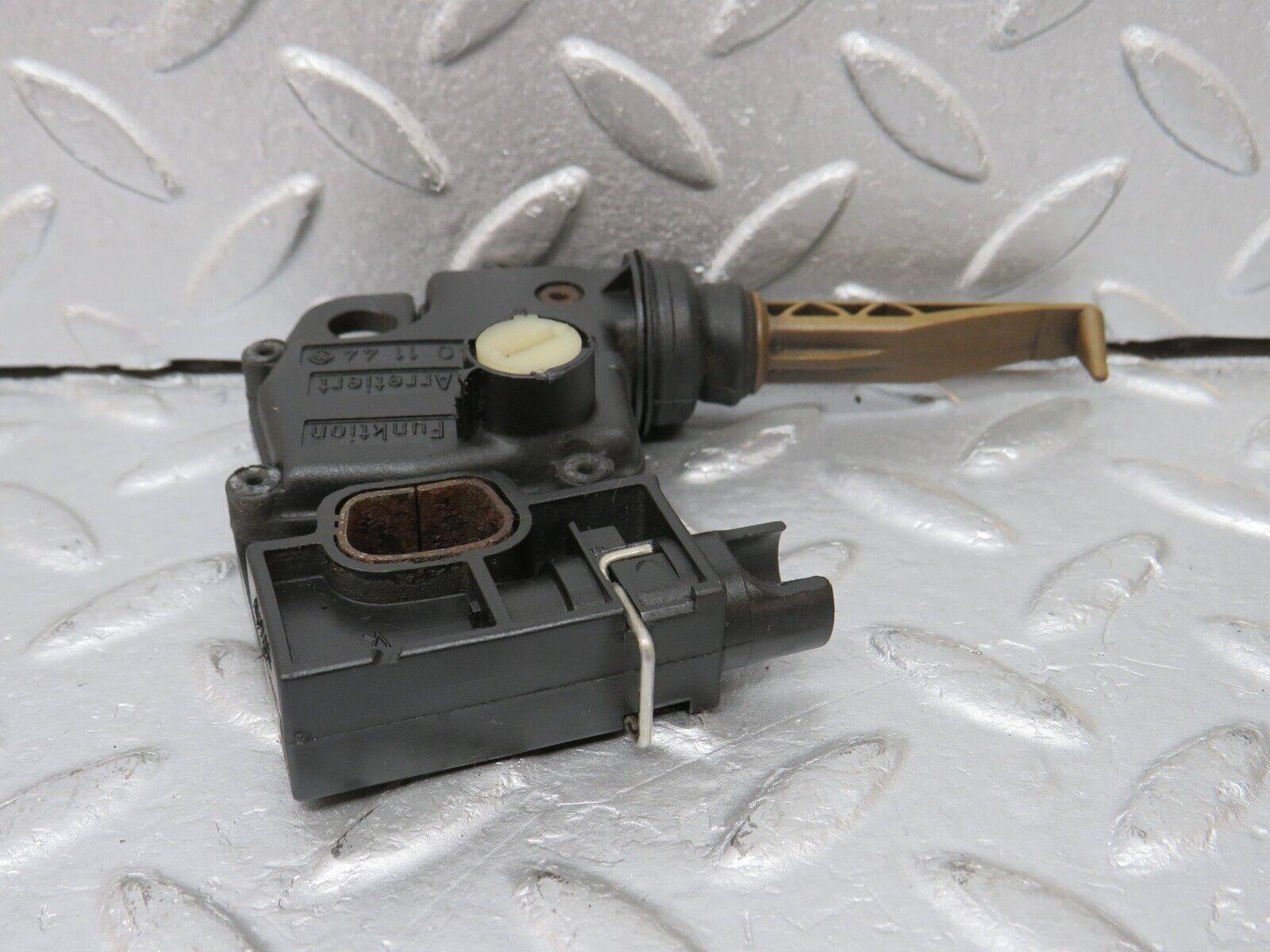 38106 Mercedes-Benz A124 320E Cabriolet Suspension Roll Bar Axle Switch Left 1295401144