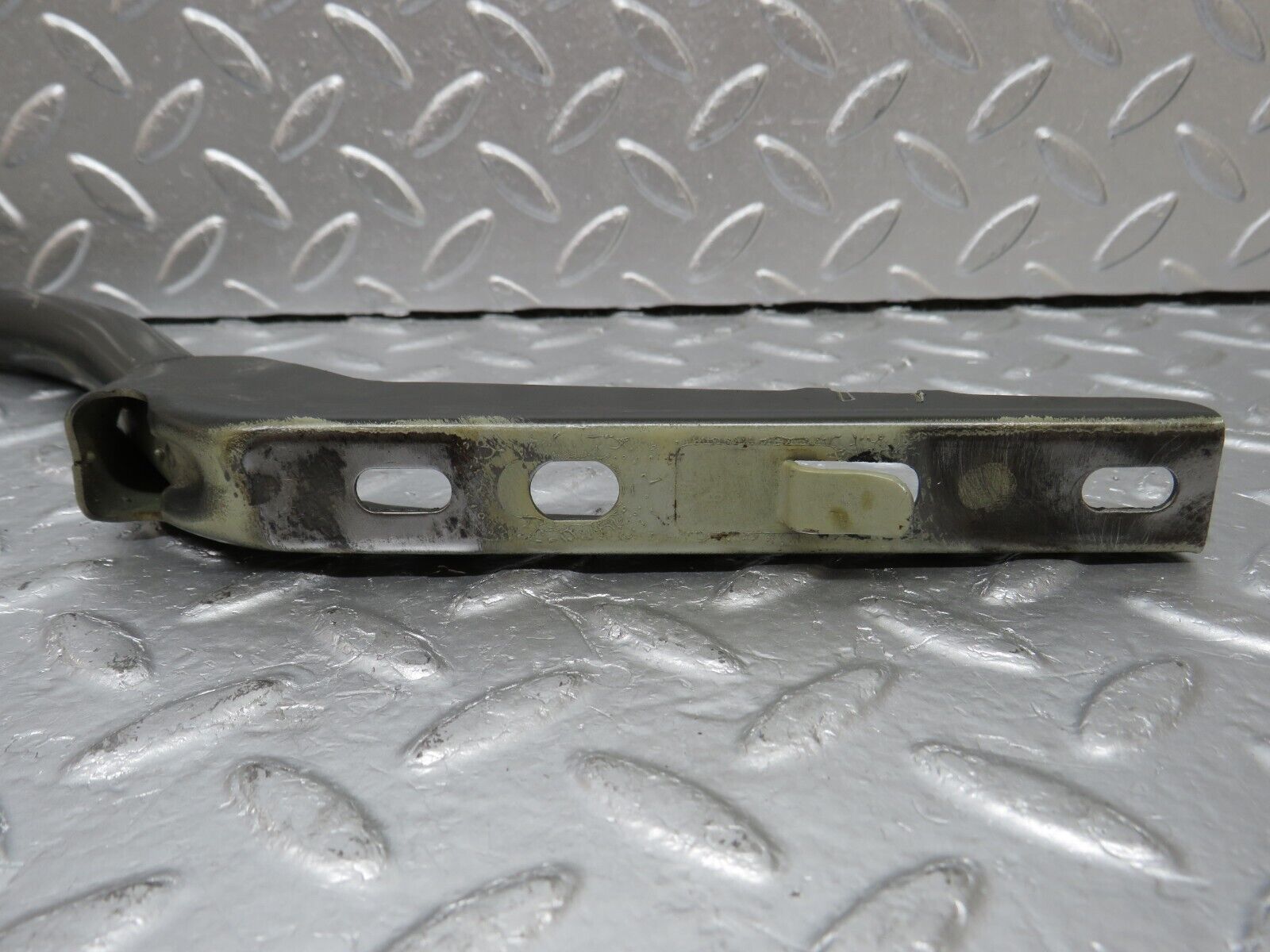 33726 Mercedes-Benz W201 190E 2.0L Trunk Lid Hinge Left Side