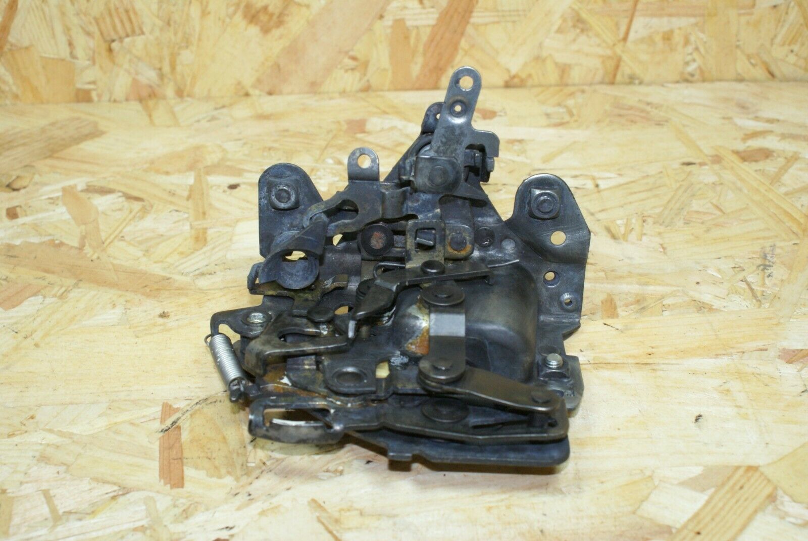 2249 Mercedes-Benz W123 280E Front Left Door Lock O/S