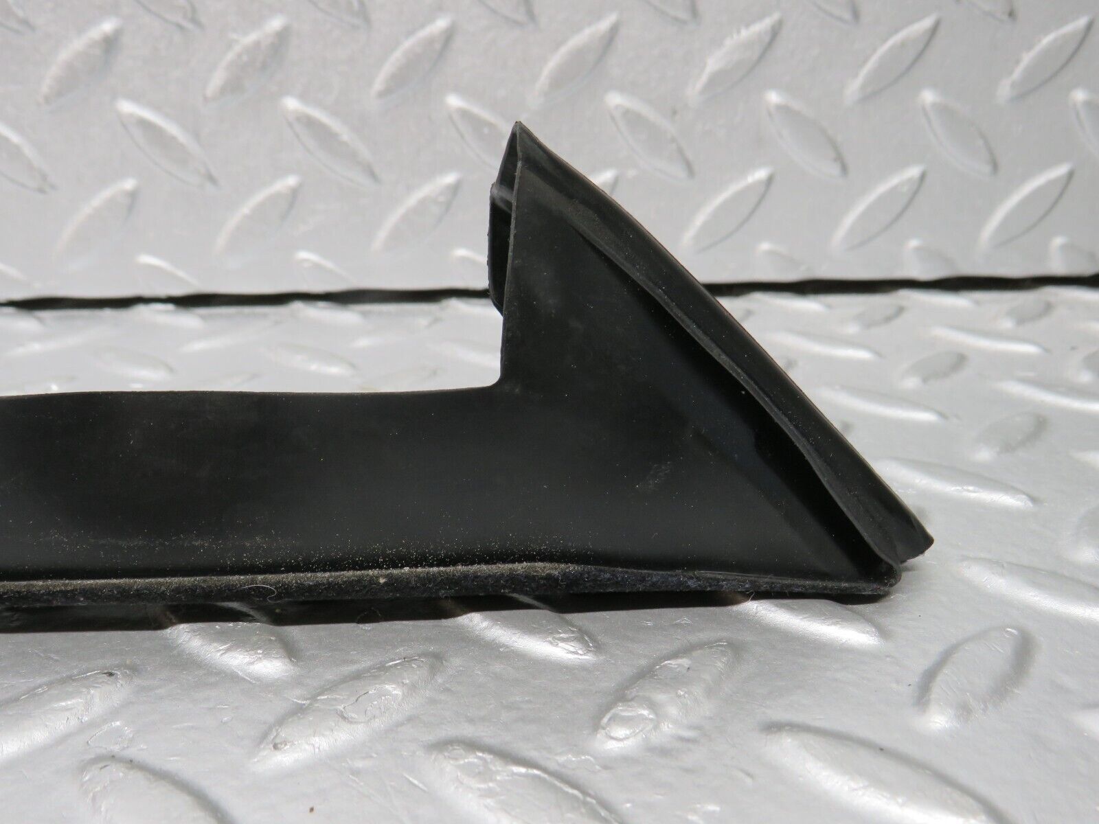 39720 Mercedes-Benz R129 320SL Coupe Left Door Wing Mirror Rubber 1297250166