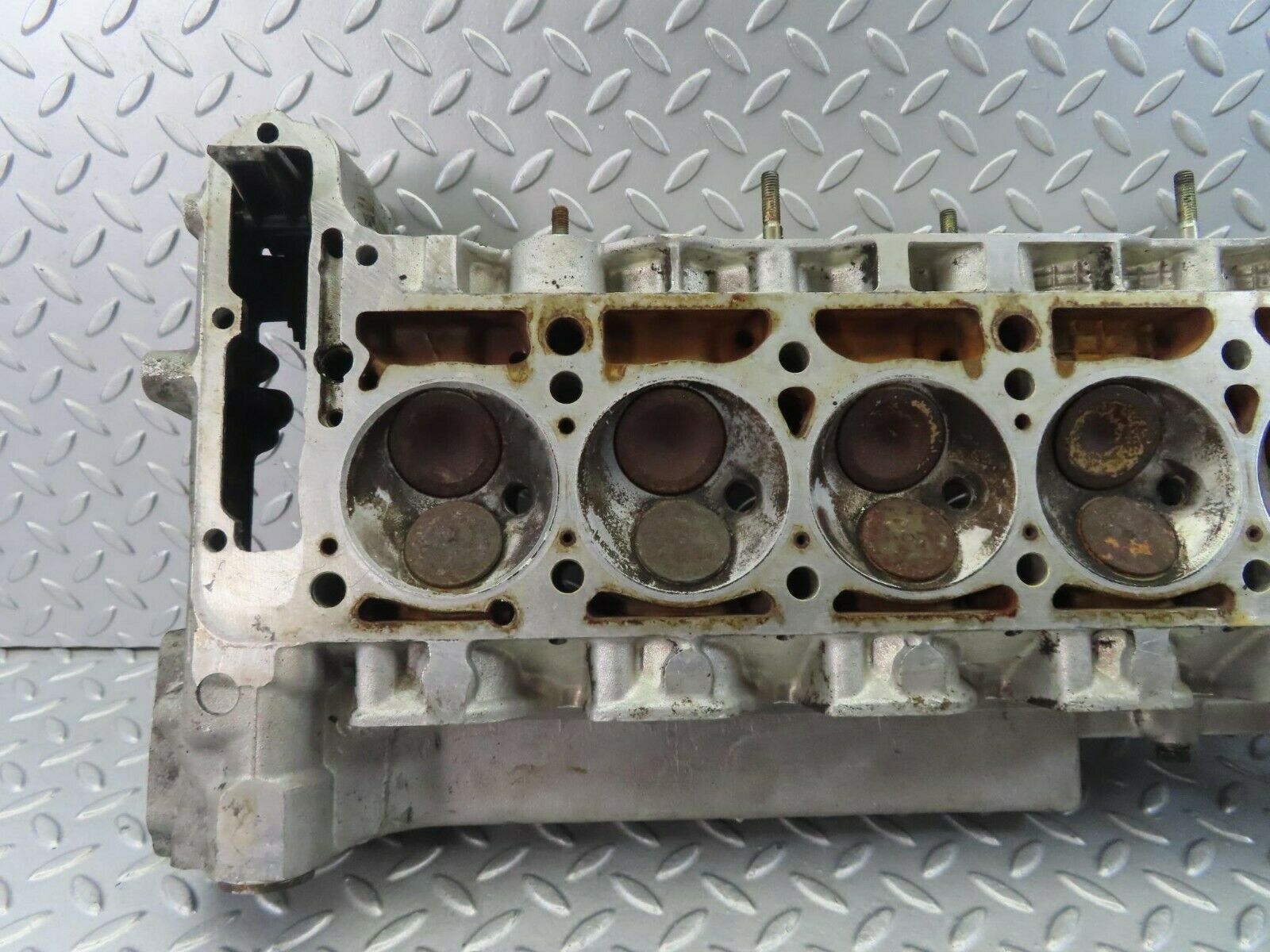 8556 Mercedes-Benz W126 Cylinder Head 1100161901