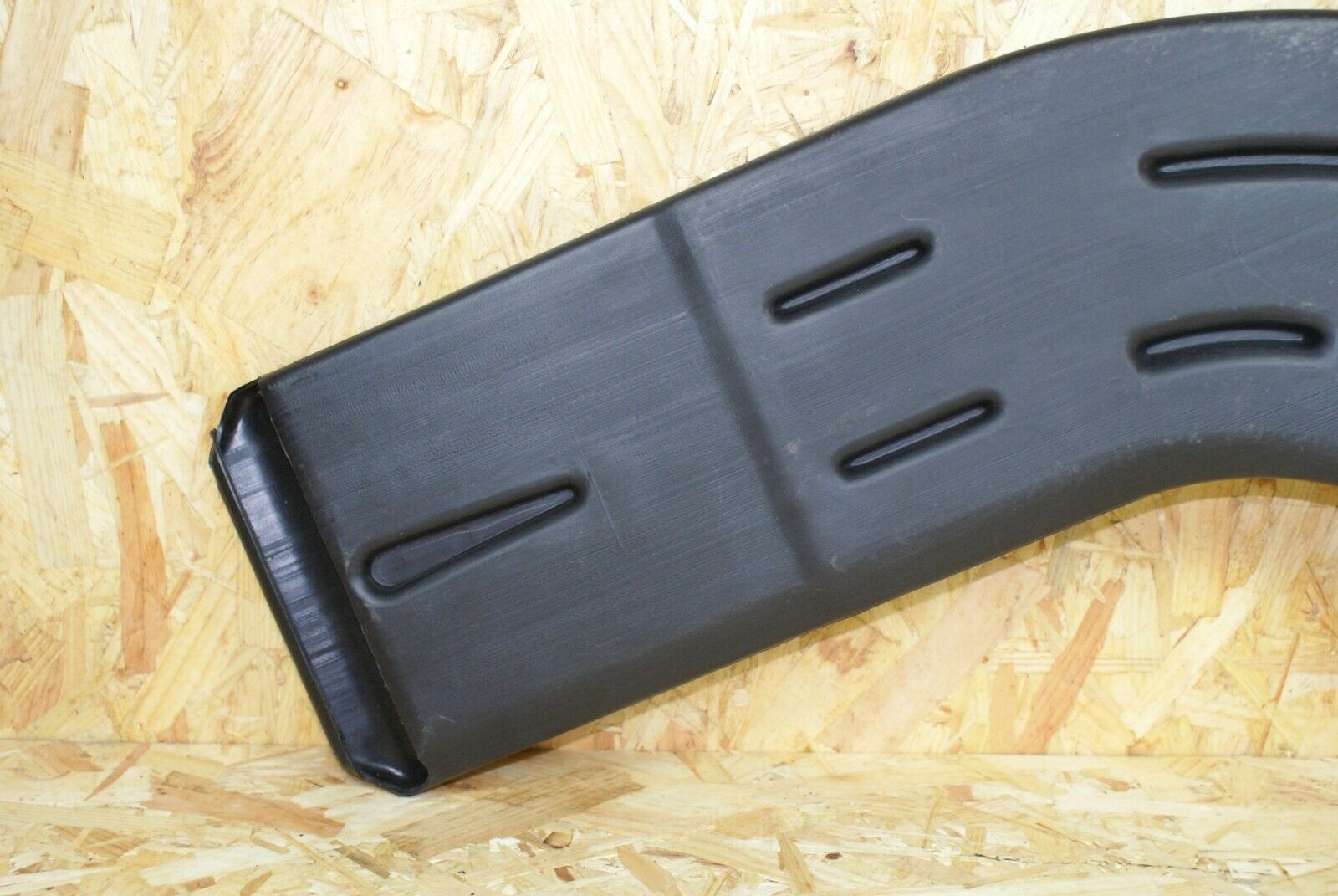 2225 Mercedes-Benz W123 280E Air Duct Pipe Right 1238311046