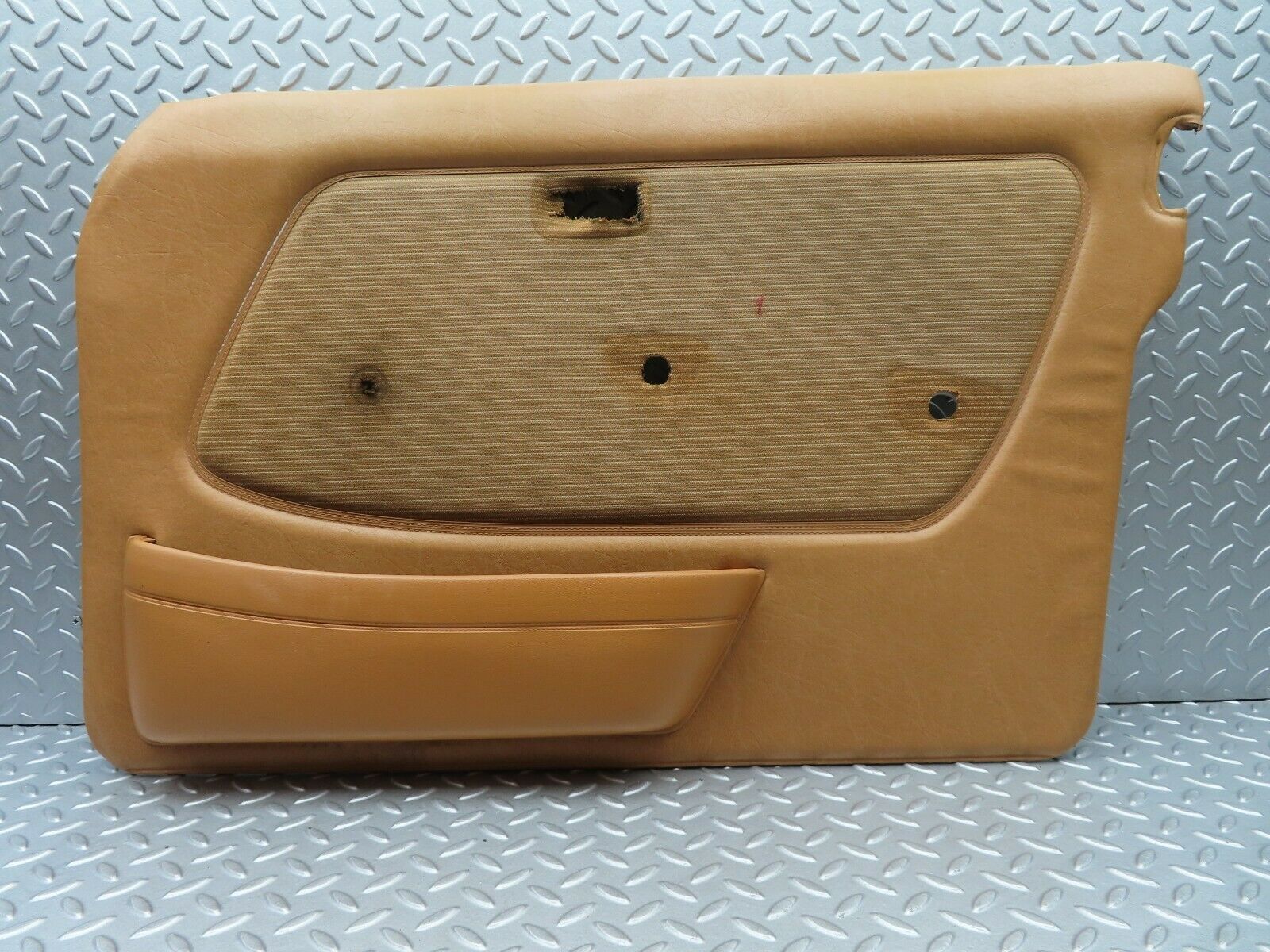5722 Mercedes-Benz W123 200 Front Right Door Card
