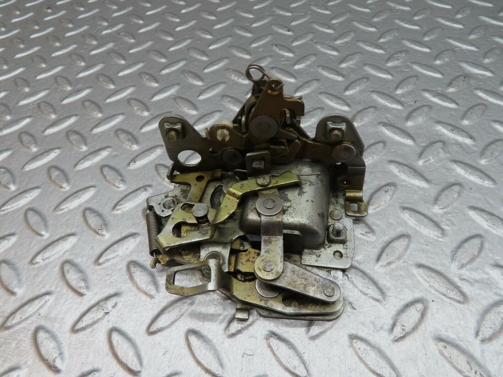 18041 Mercedes-Benz W123 200 Rear Left Door Lock Mechanism