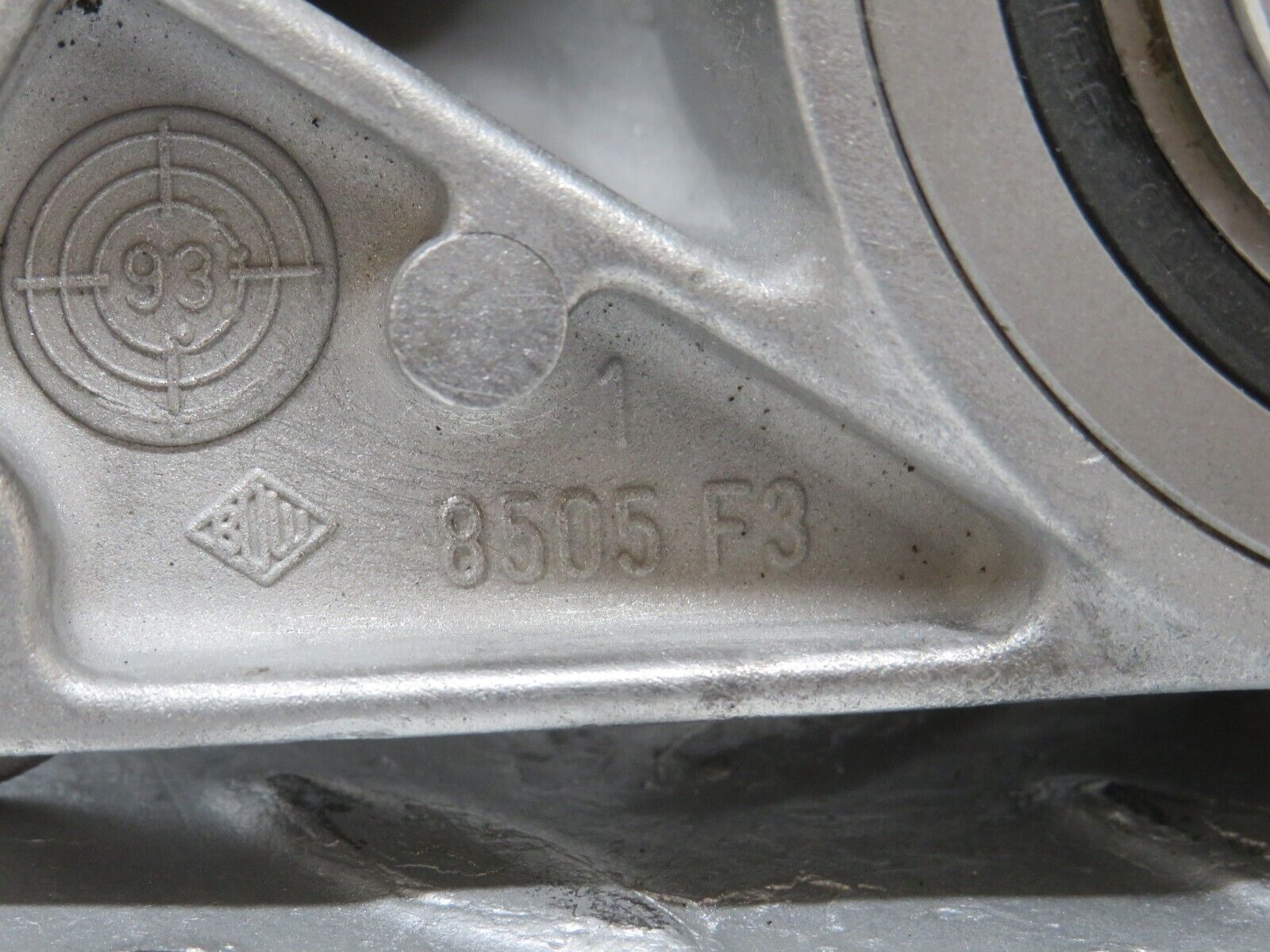 38932 Mercedes-Benz W201 190E 2.6L Belt Tensioner 1032021140 1032000570