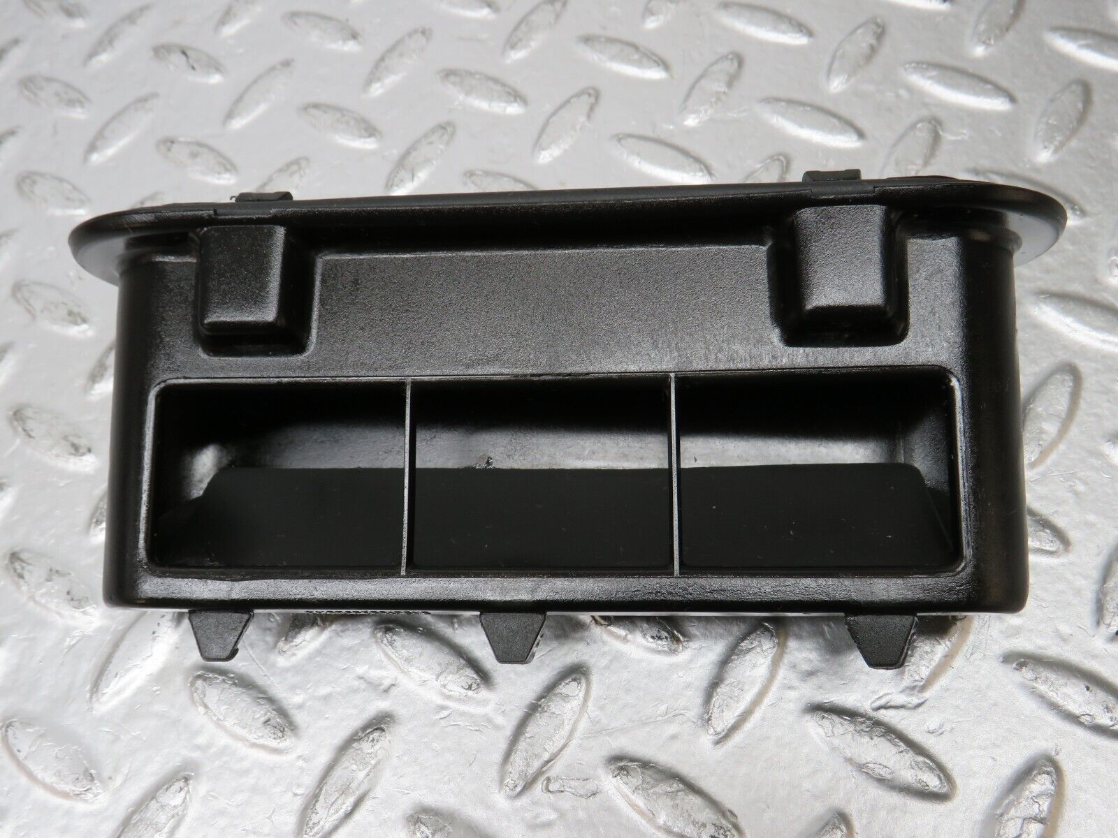 30622 Mercedes-Benz W201 190E 2.0L Trunk Breather Ventilation Valve 2018300242