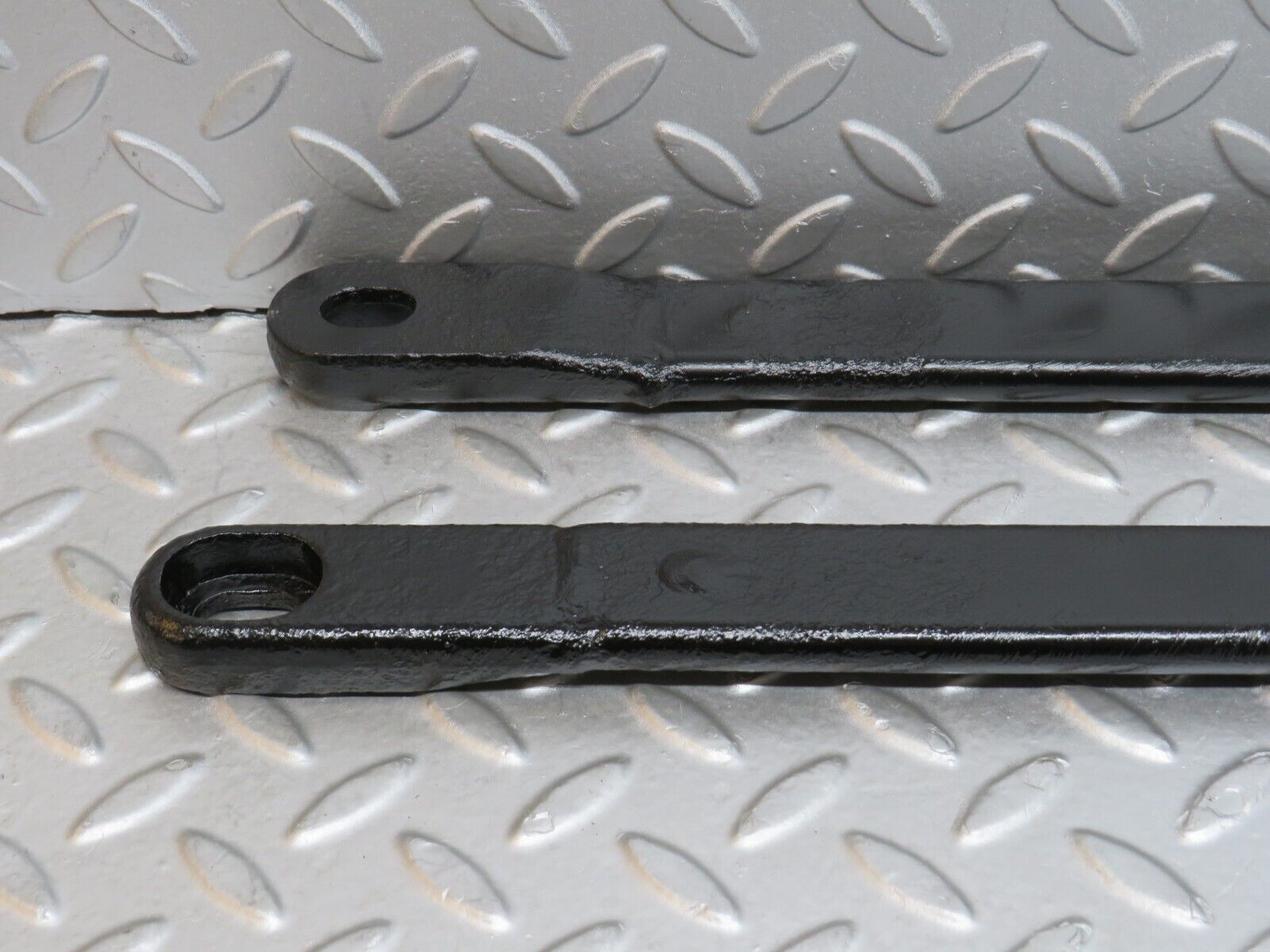 38191 Mercedes-Benz A124 320E Cabriolet Rear Suspension Anti Roll Bar Axle Support 2x