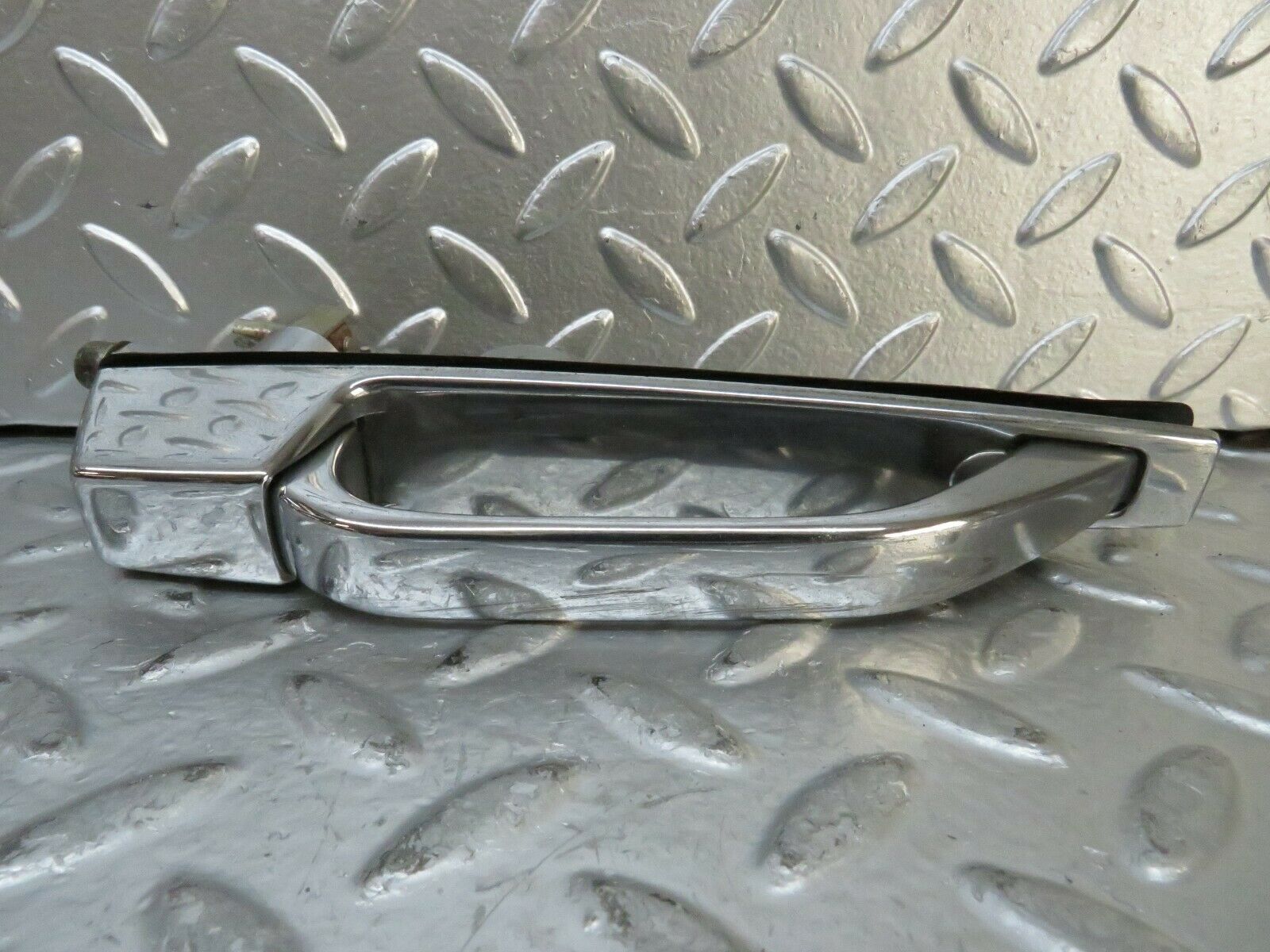 23722 Mercedes-Benz W116 350E Rear Exterior Door Handle 1167600059