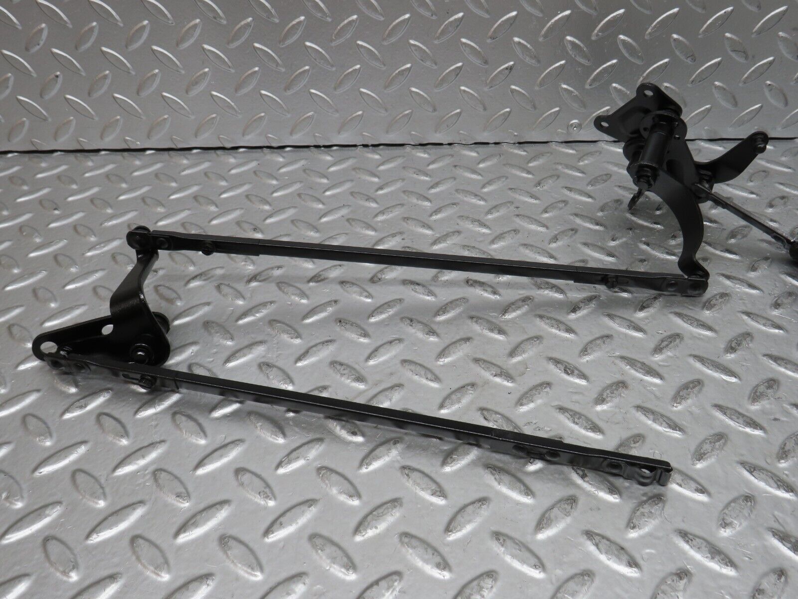 28081 Mercedes-Benz W123 280E Accelerator Pedal With Linkage