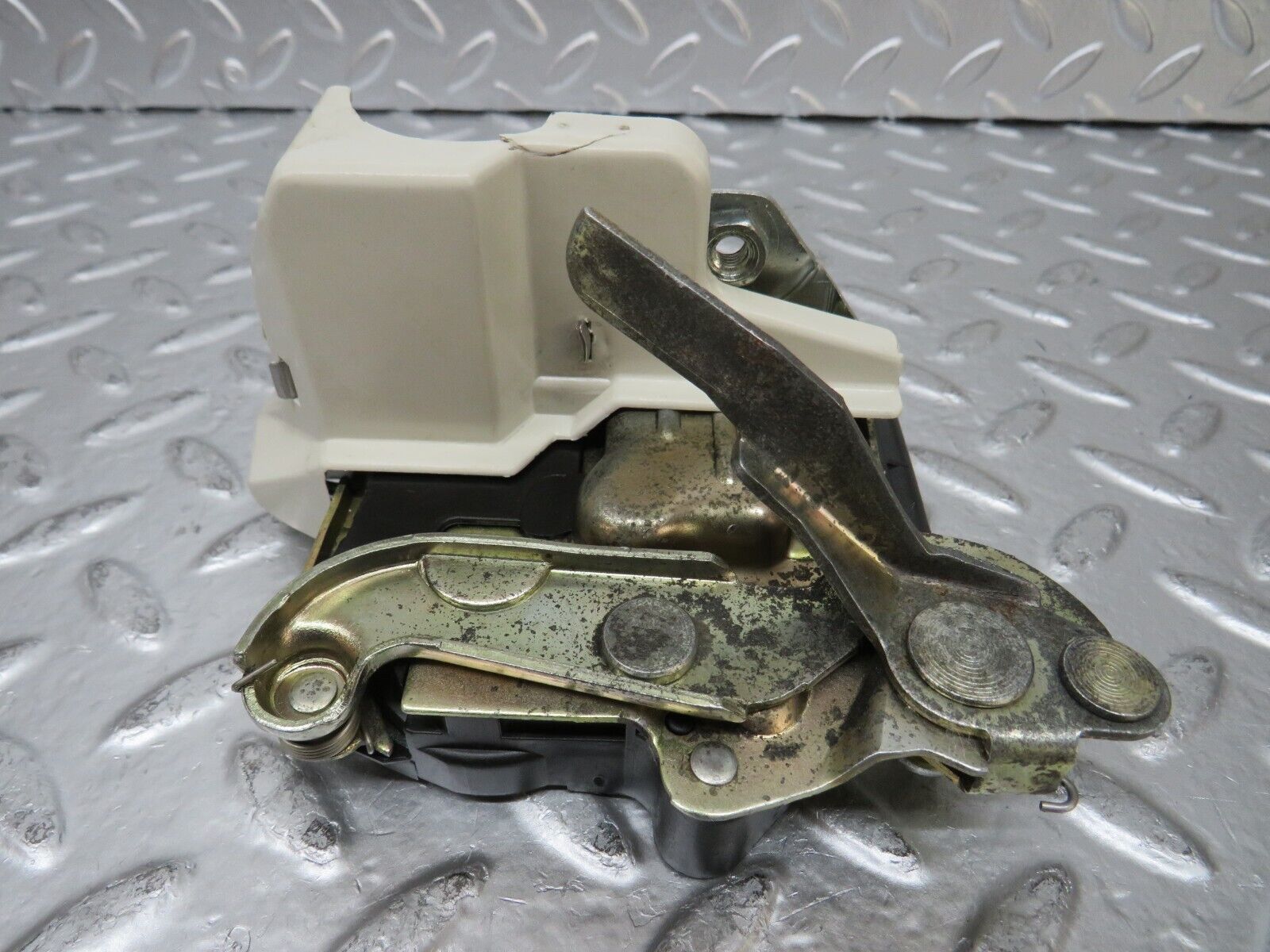 25213 Mercedes-Benz W201 190D Rear Right Door Lock Mechanism