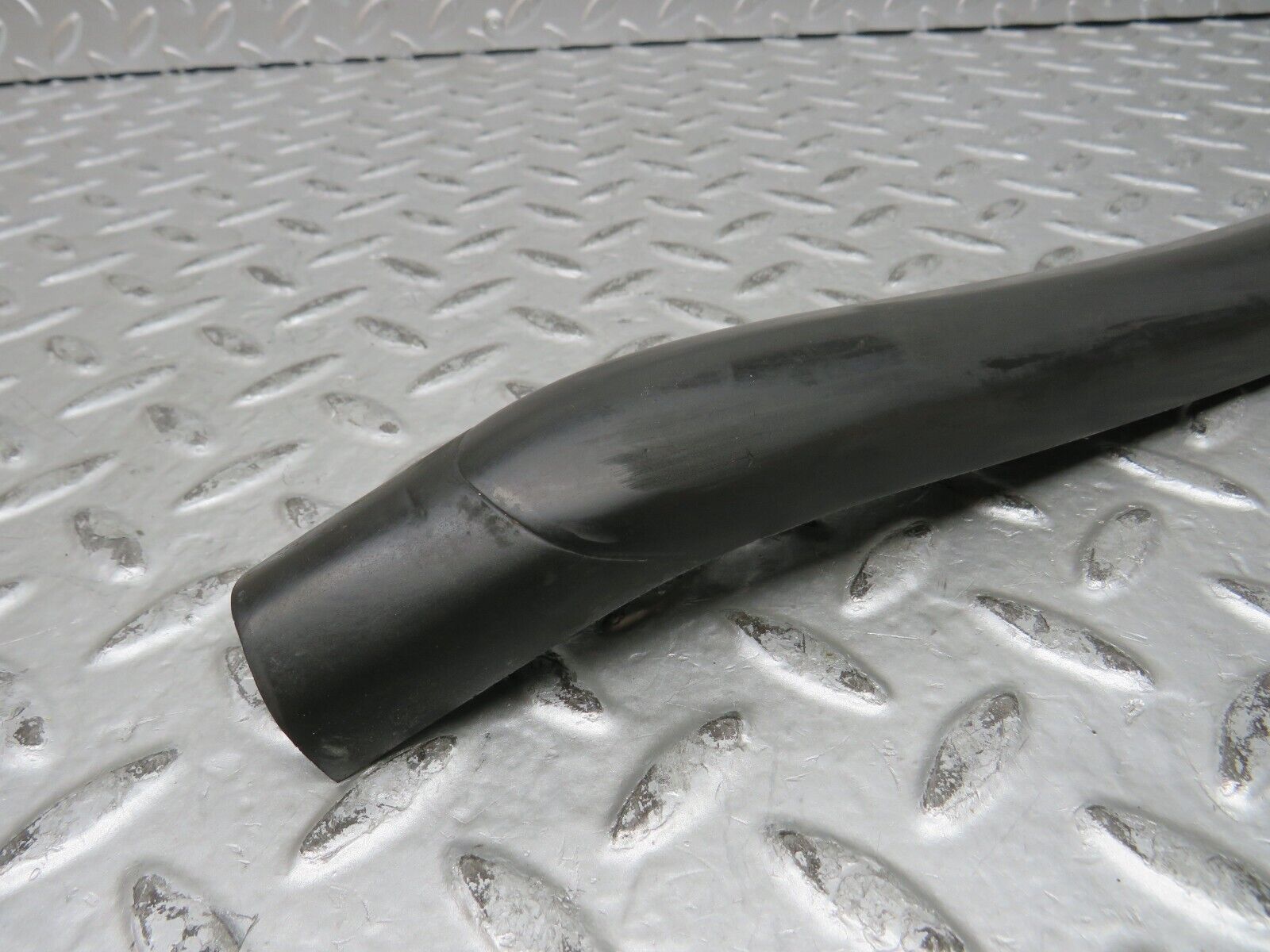 28875 Mercedes-Benz W123 230E Front Bumper Rubber