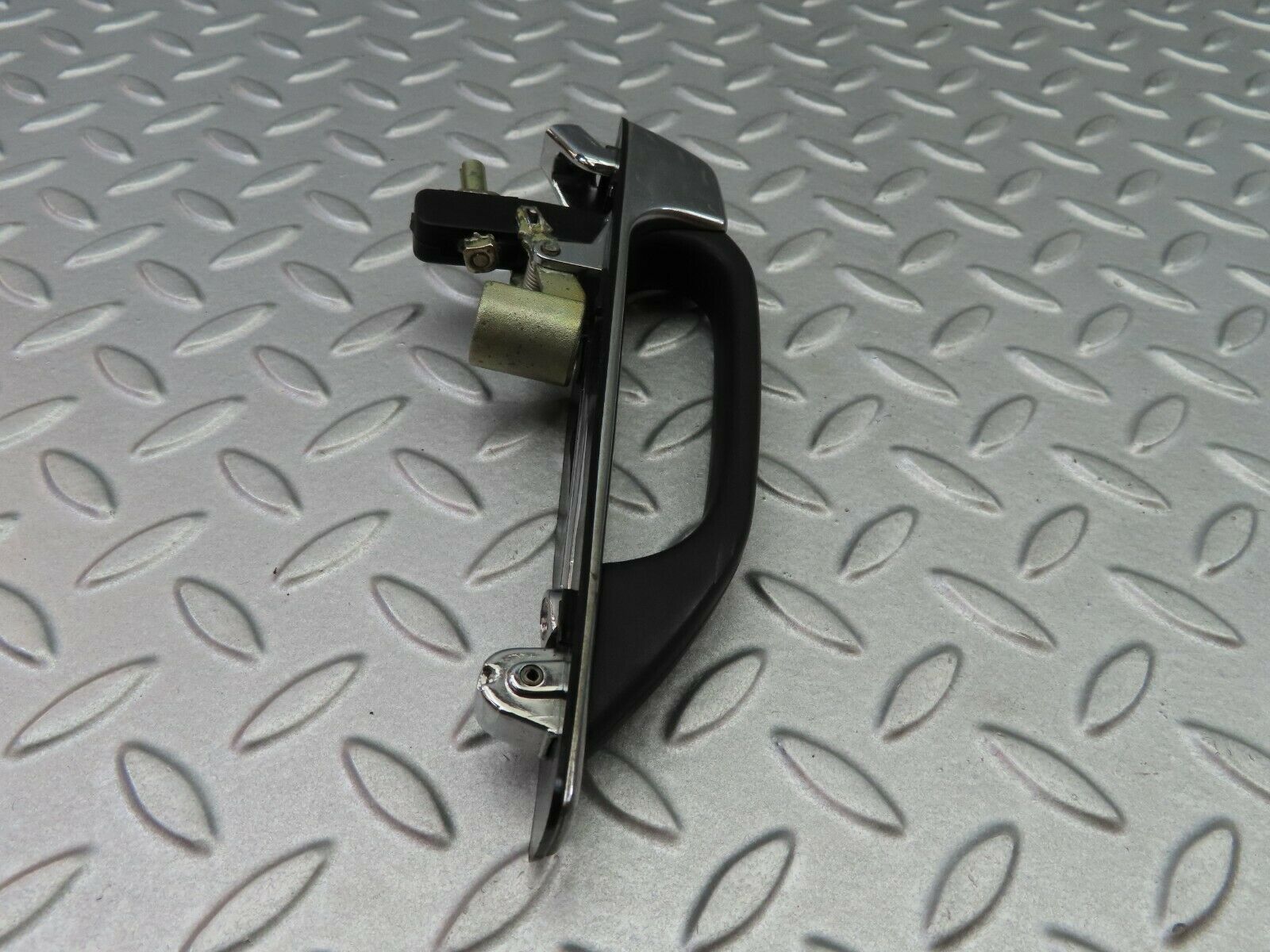 5826 Mercedes-Benz W123 200 Exterior Door Handle Rear 1237600359