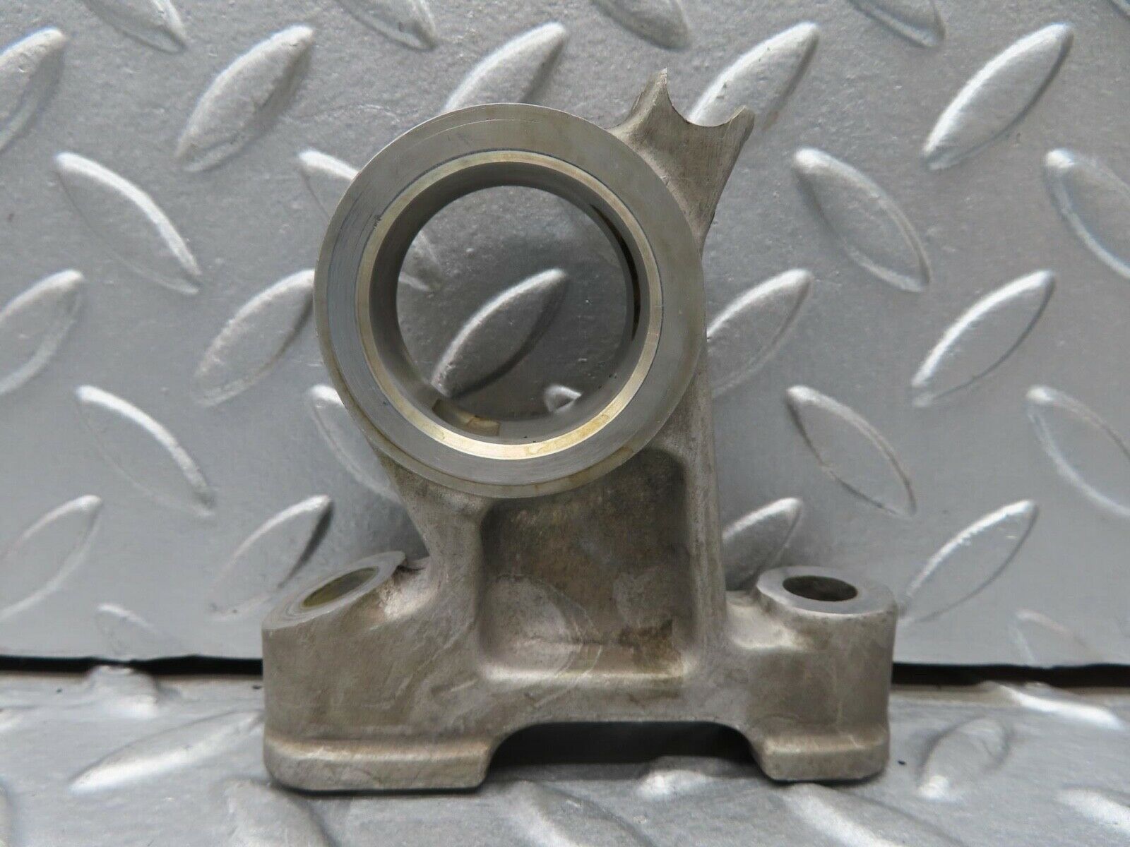 16548 Mercedes-Benz C107 350SLC Coupe Camshaft Tower Bearing 1160511810