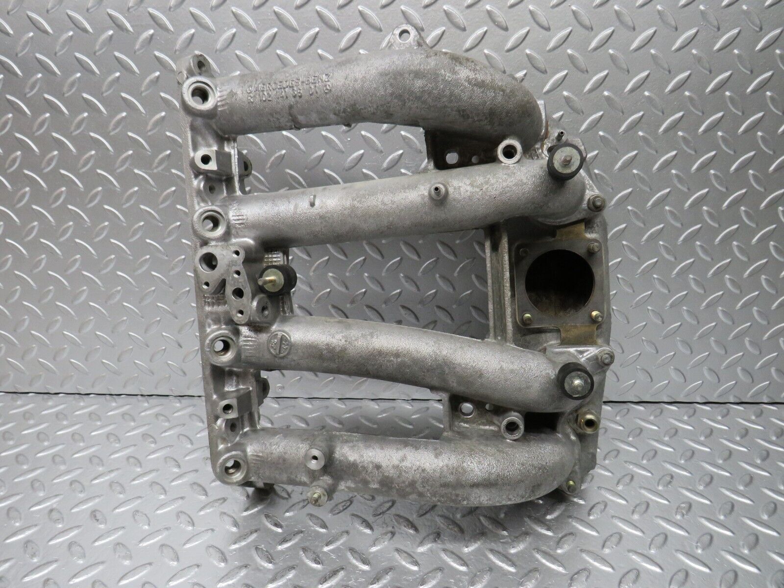 30537 Mercedes-Benz W124 230E Intake Manifold 1021413601