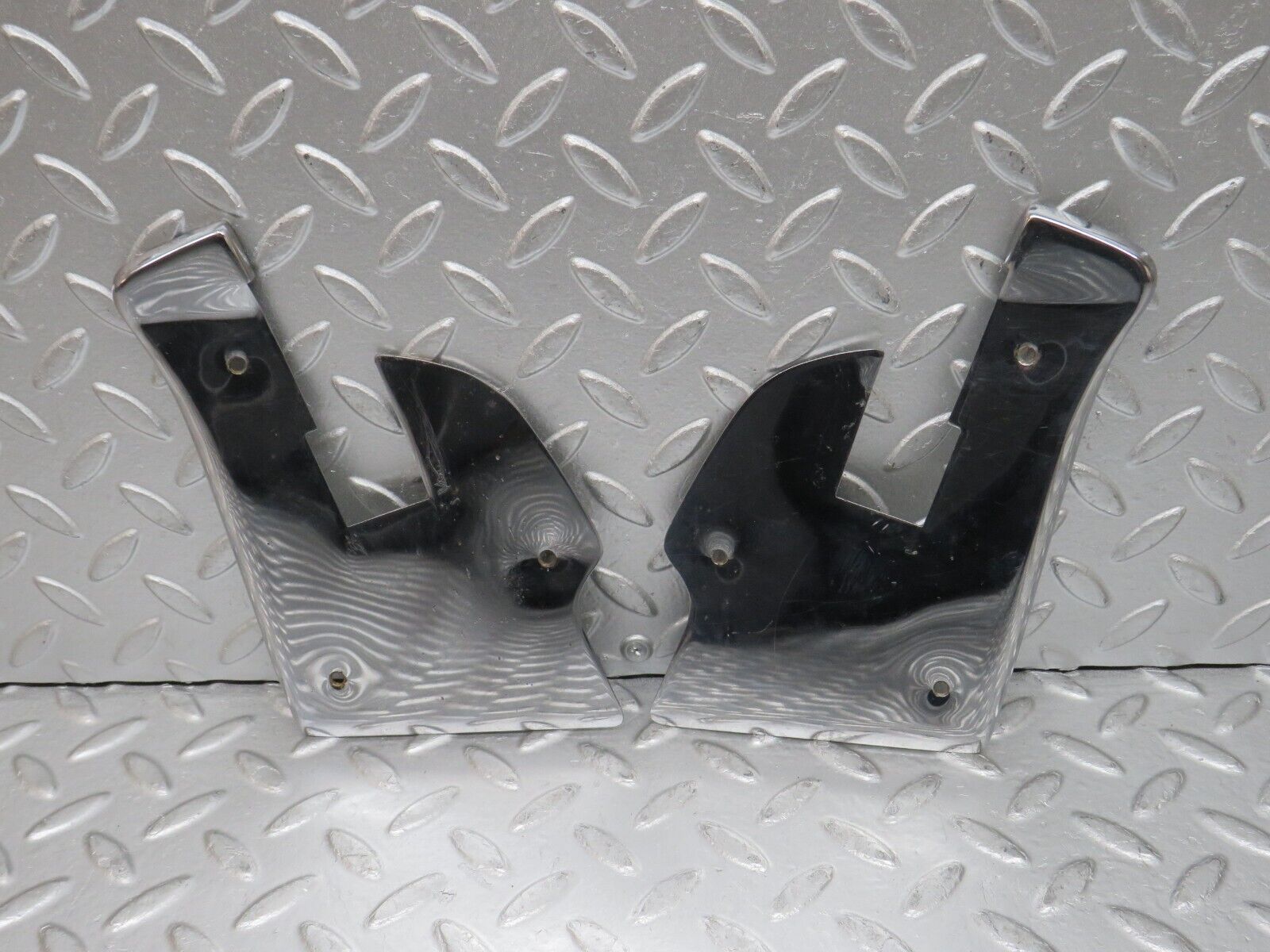 0726 Mercedes-Benz C107 350SLC Coupe Door Chrome Trim Cover Left And Right