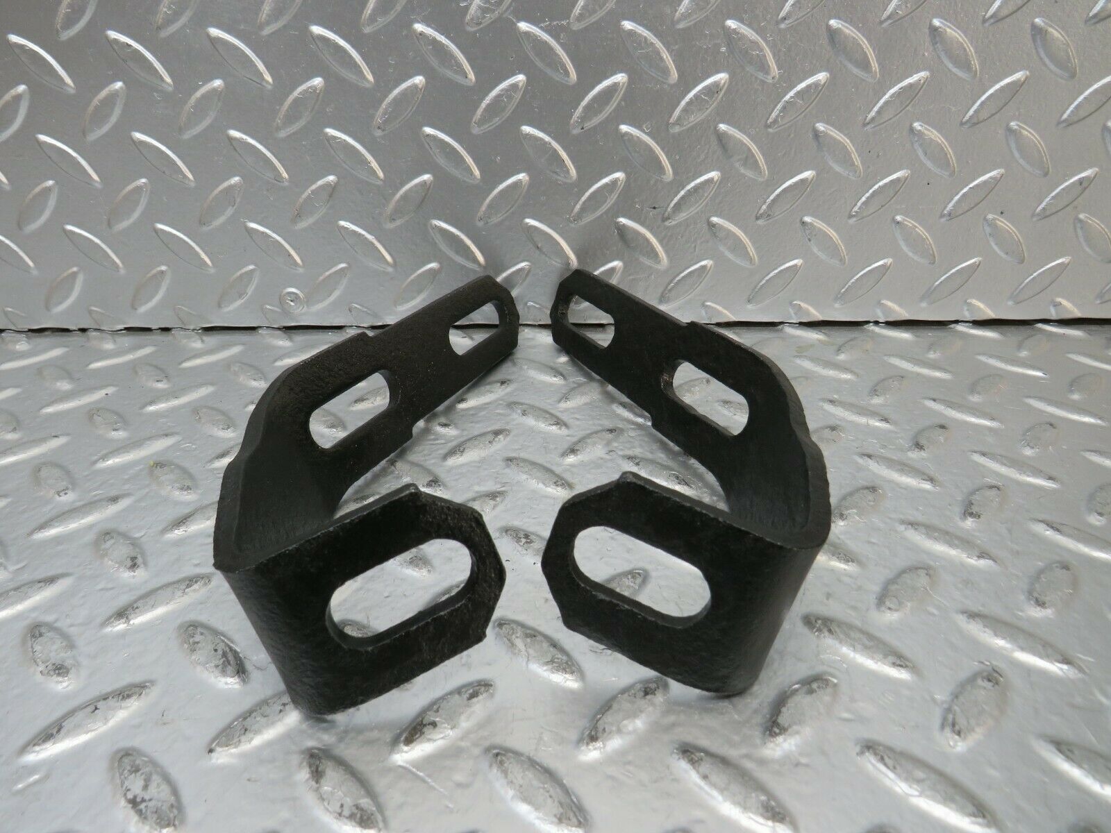 23389 Mercedes-Benz W116 350SE Front Bumper Bracket Pair