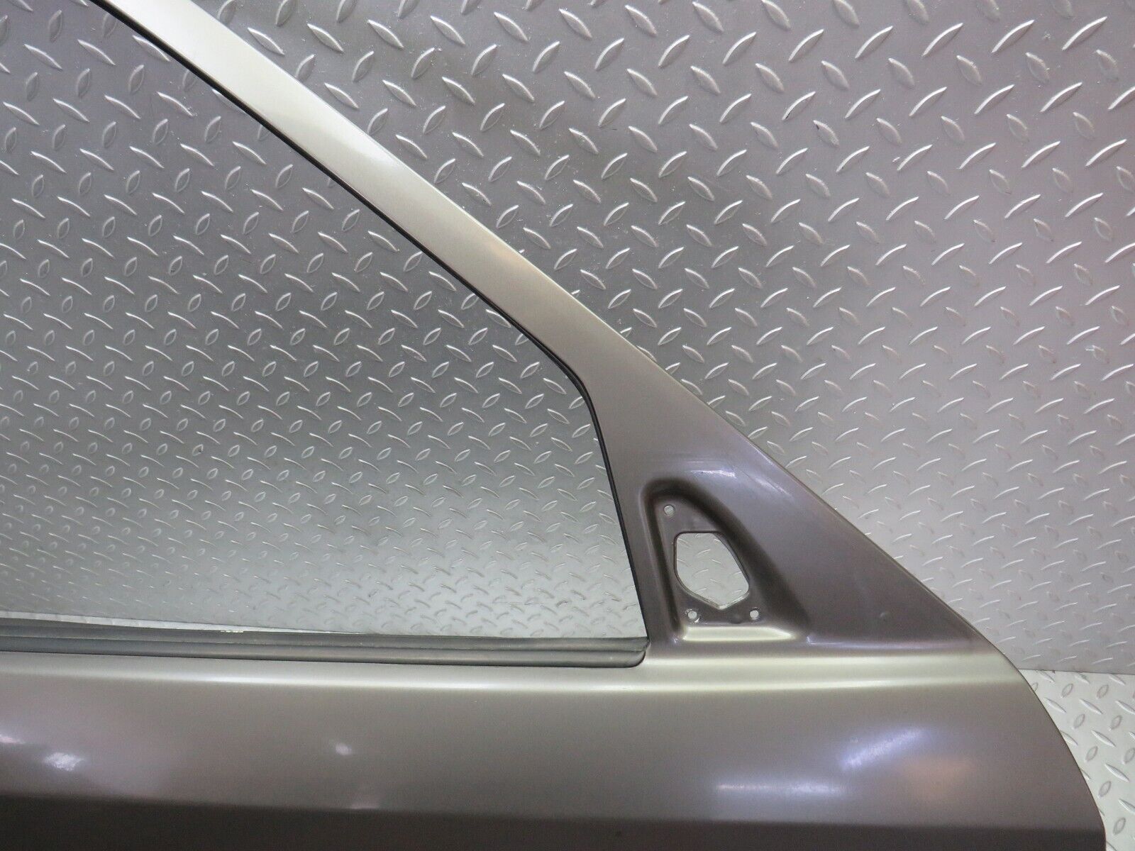 35336 Mercedes-Benz W124 Front Right Door