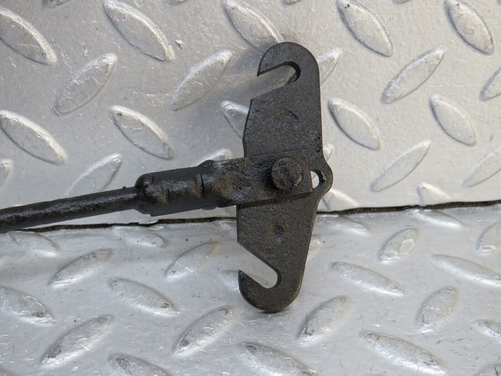 37358 Mercedes-Benz W109 300SEL Handbrake Adjusting Handbrake Regulator