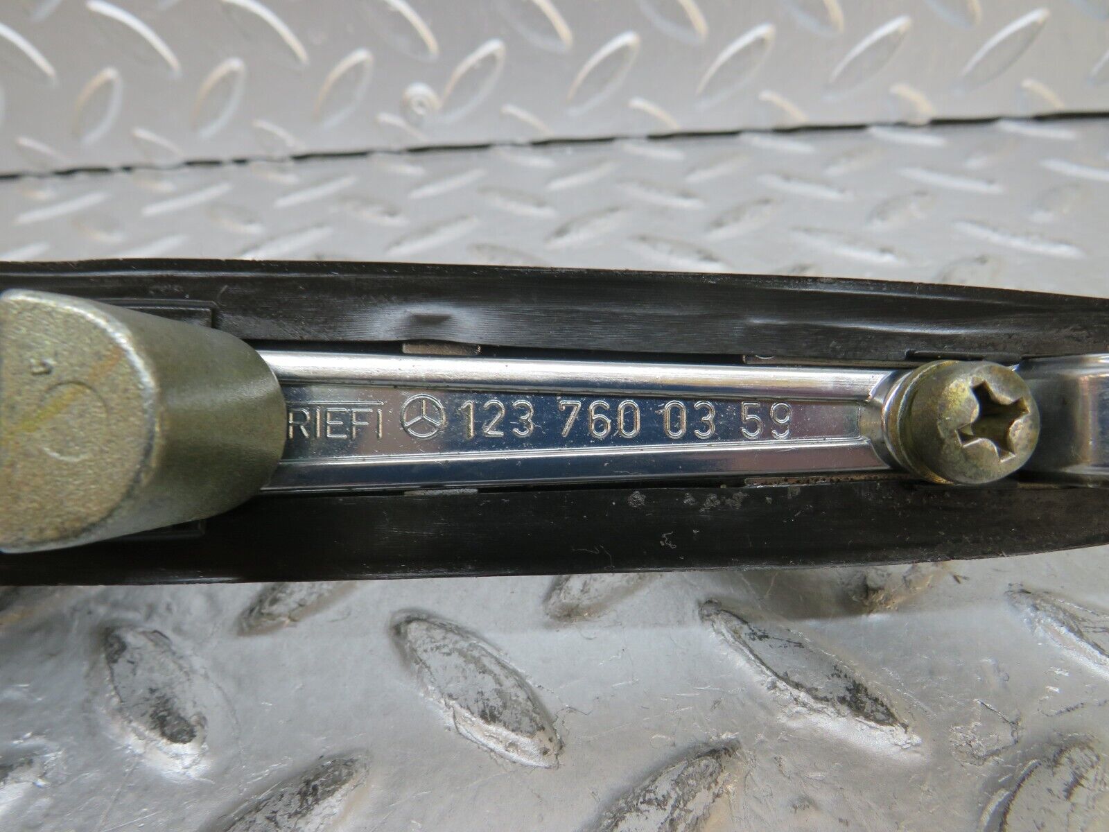 29769 Mercedes-Benz W123 230E Rear Left Exterior Handle 1237600359