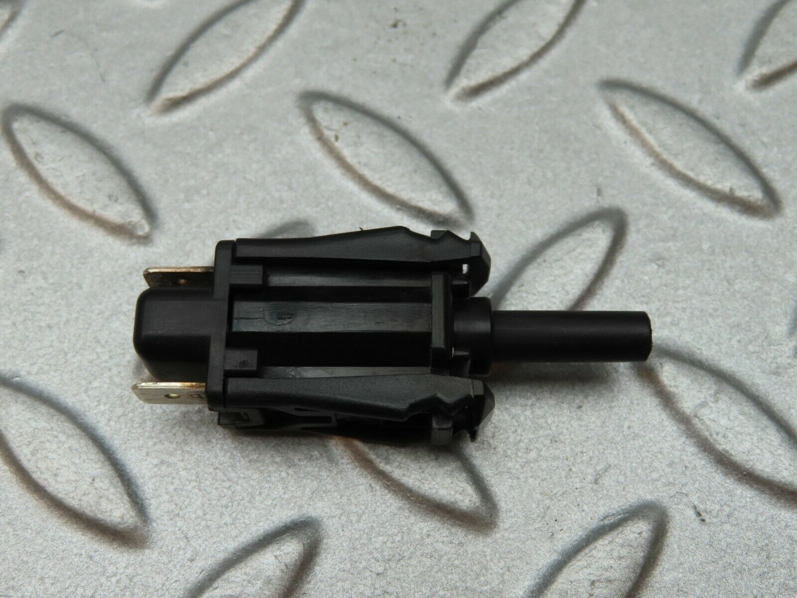 3837 Mercedes-Benz S123 200T Wagon Door Contact Switch 0015458714