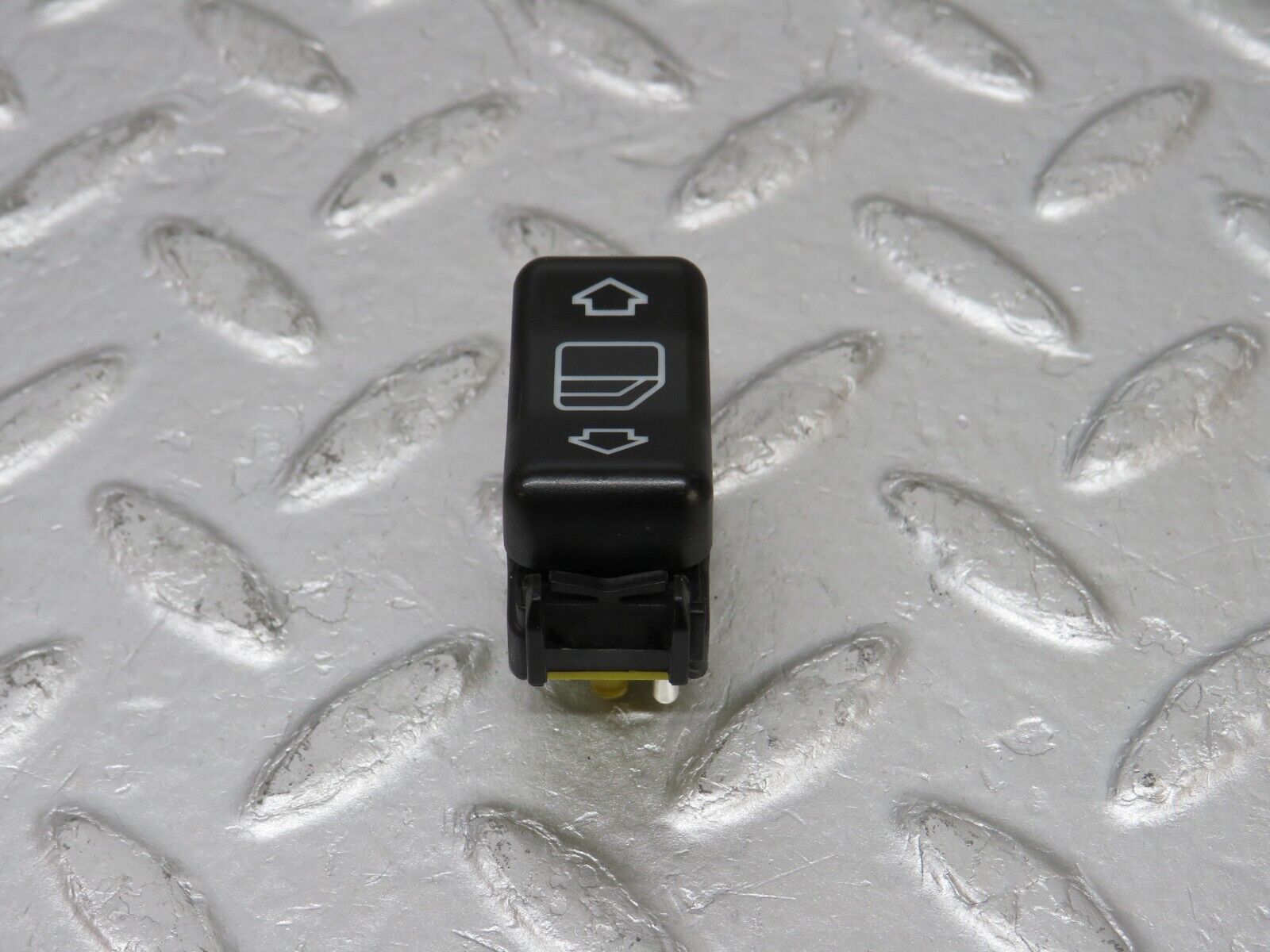 33320 Mercedes-Benz W202 C180 Electric Window Switch Left 1408212951