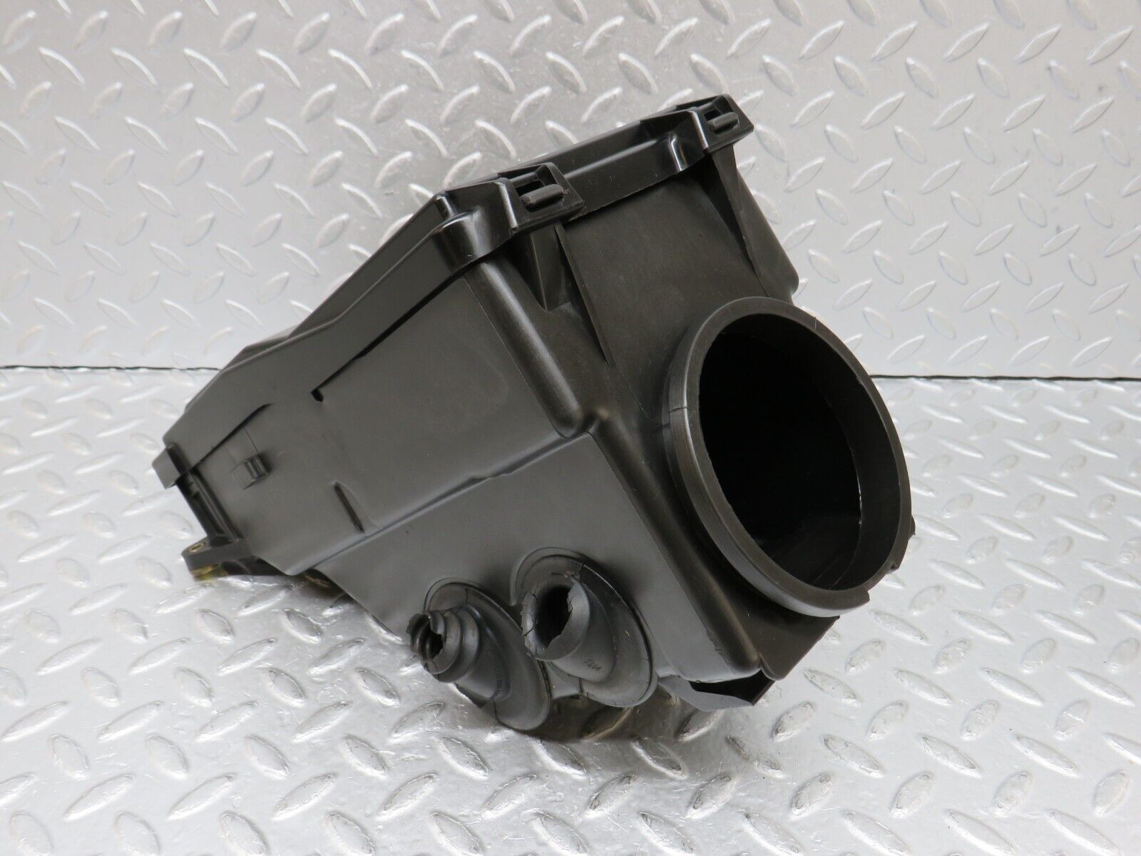 36197 Mercedes-Benz W126 420SE Fuse Box Housing 1265401650 1265400182