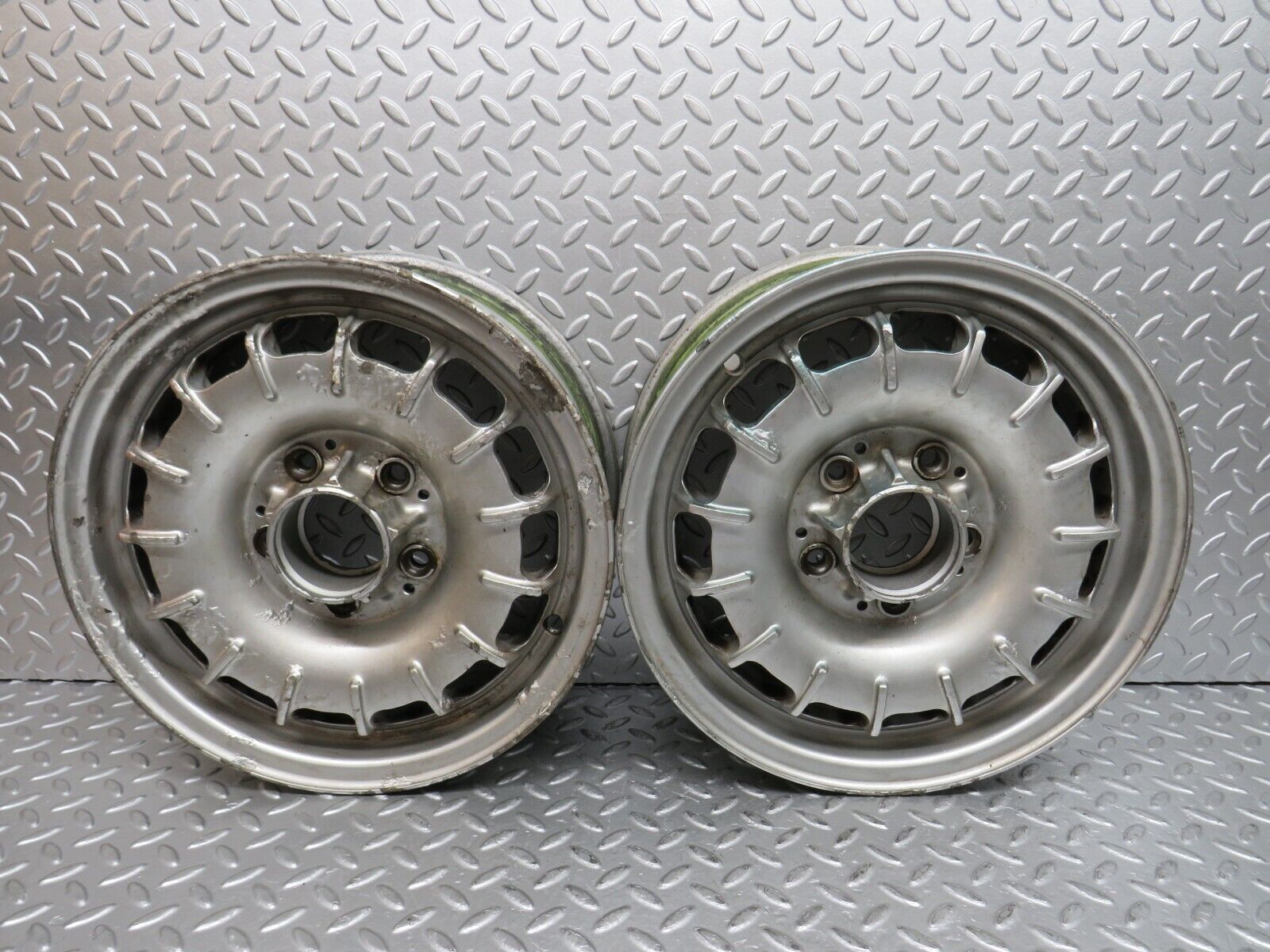 29620 Mercedes-Benz W123 Alloy Wheel Set Mexican Hat 5.5Jx14H2 ET30 1234001702