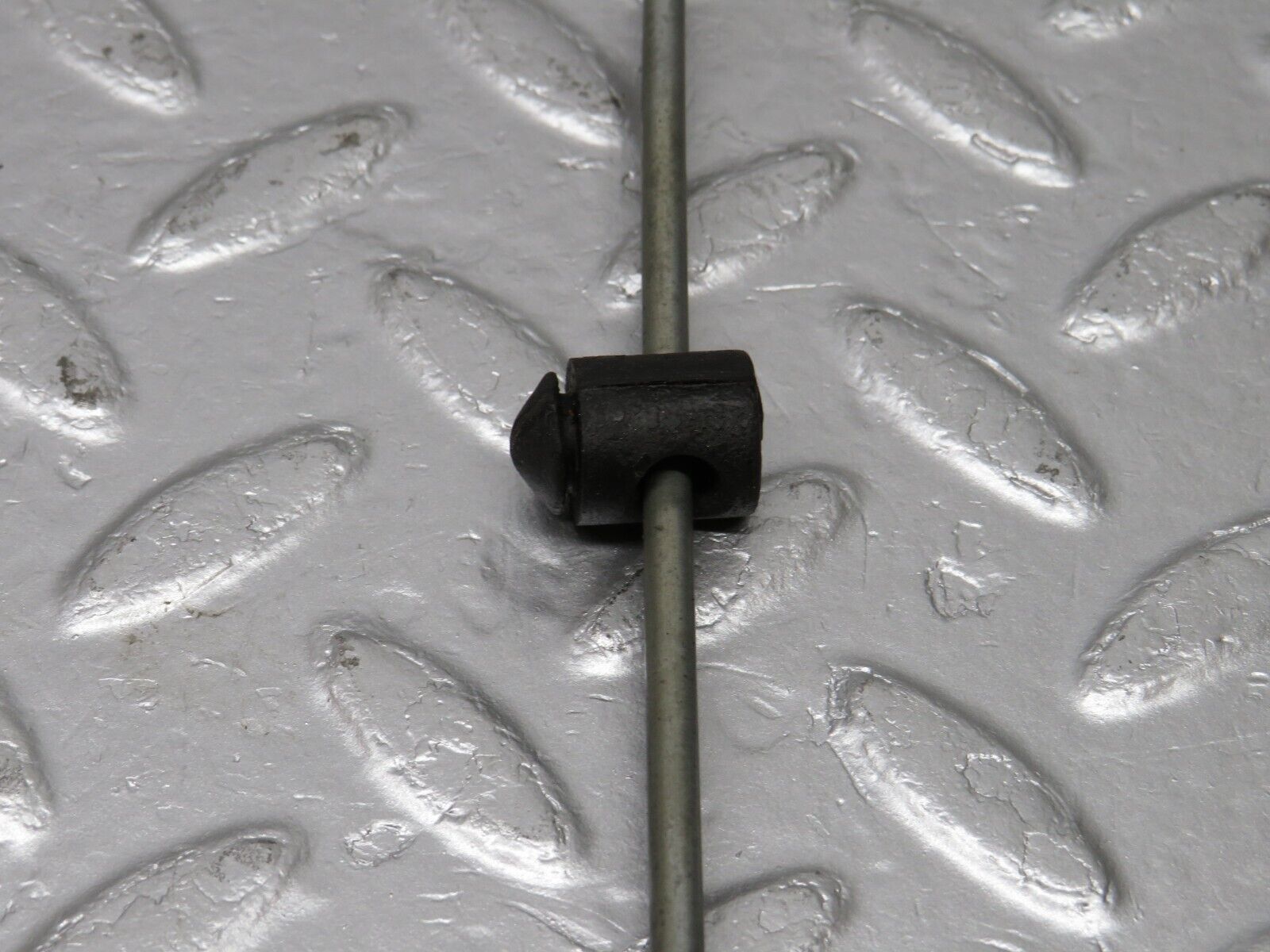 40458 Mercedes-Benz W110 230 Rear Door Lock Control Bar