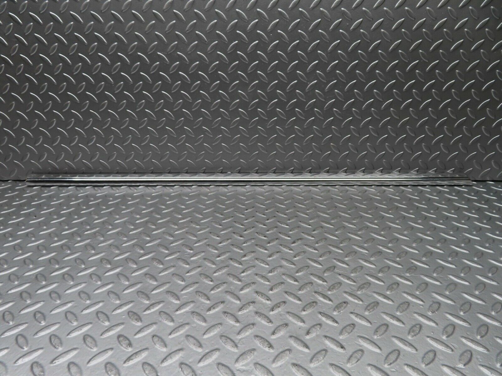 20471 Mercedes-Benz W114 280CE Coupe Right Door Chrome Moulding Trim