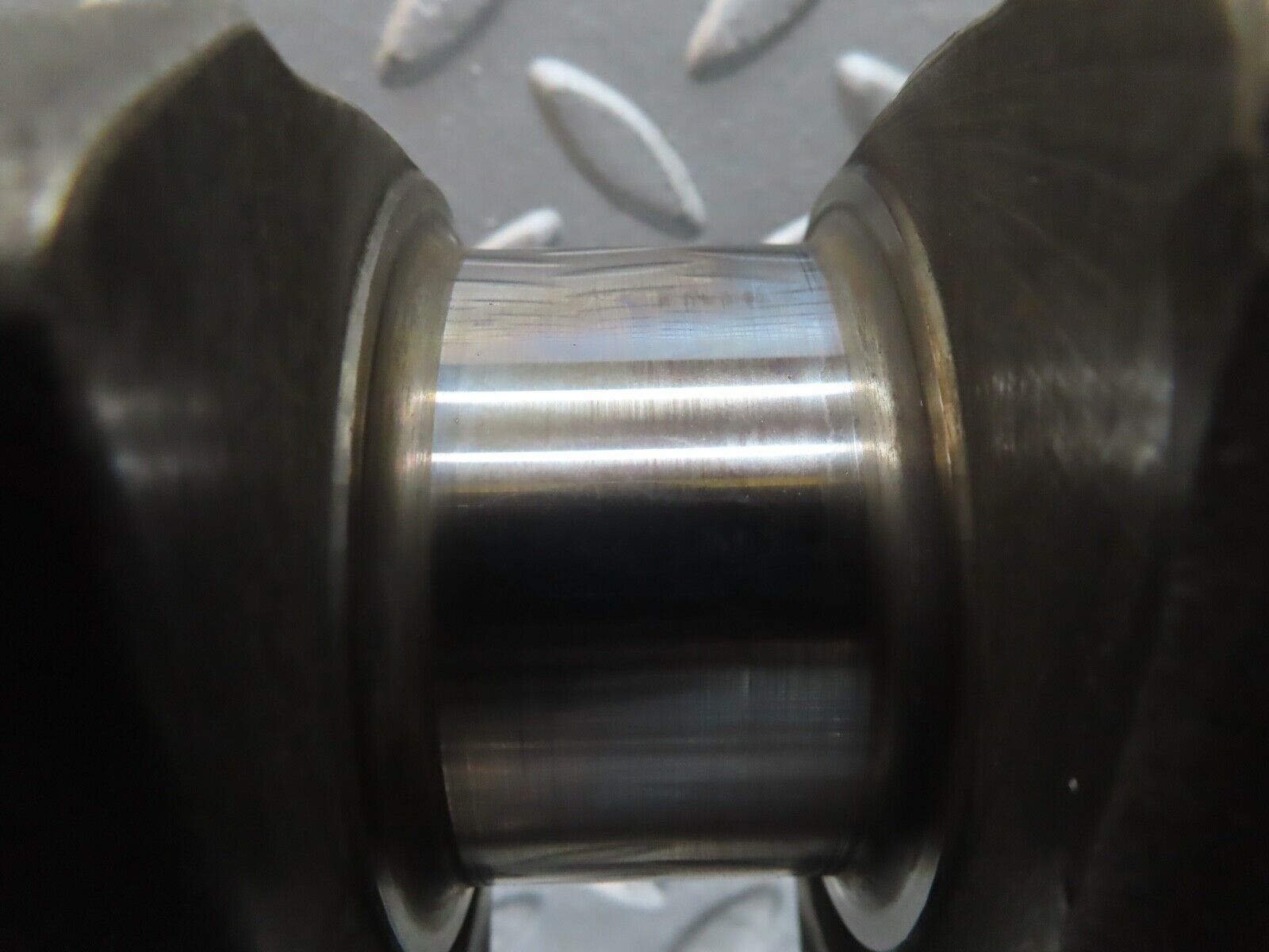 19200 Mercedes-Benz W123 300D Crankshaft OM617