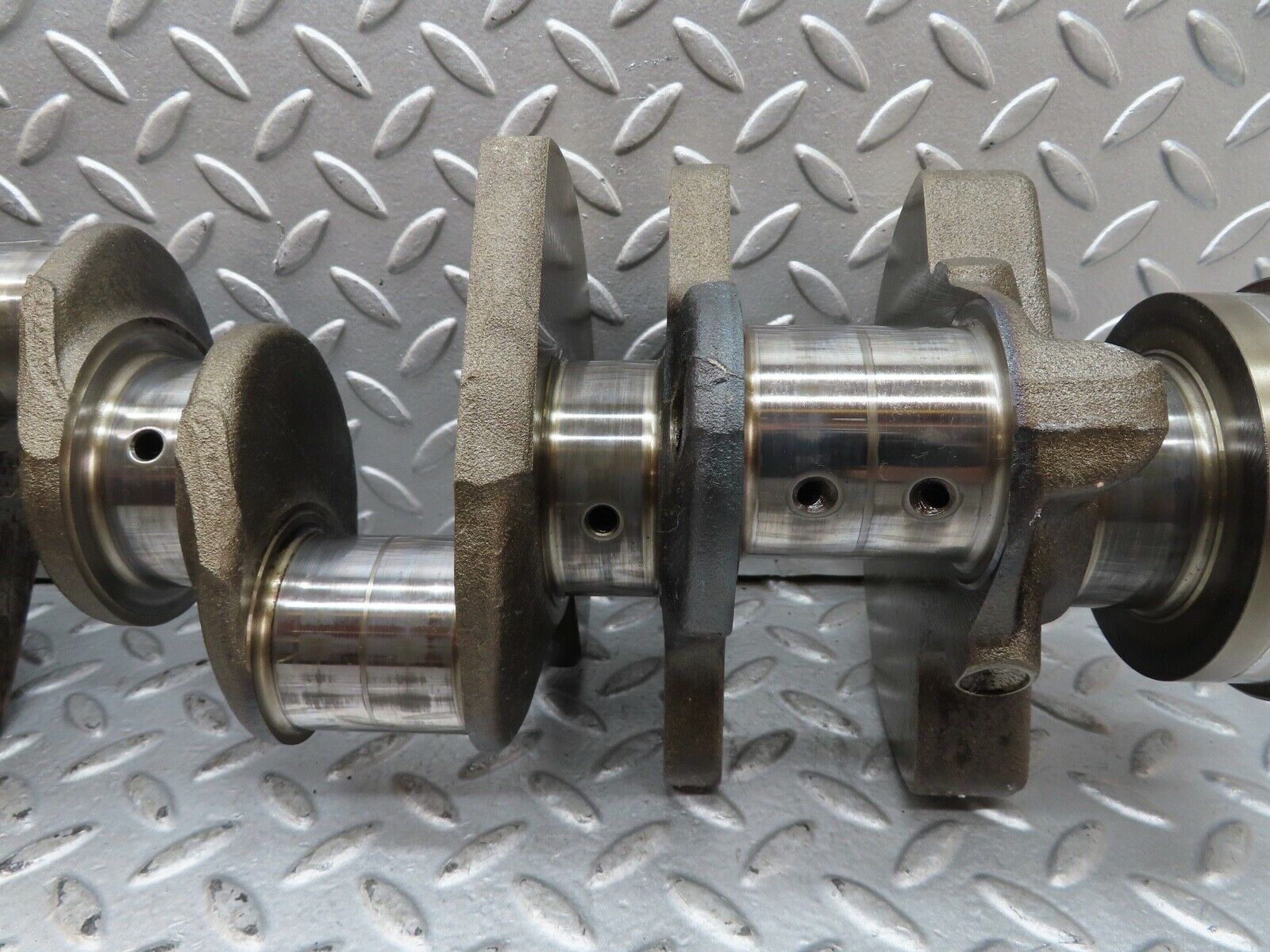 17812 Mercedes-Benz W116 450SEL Crankshaft 1170311001