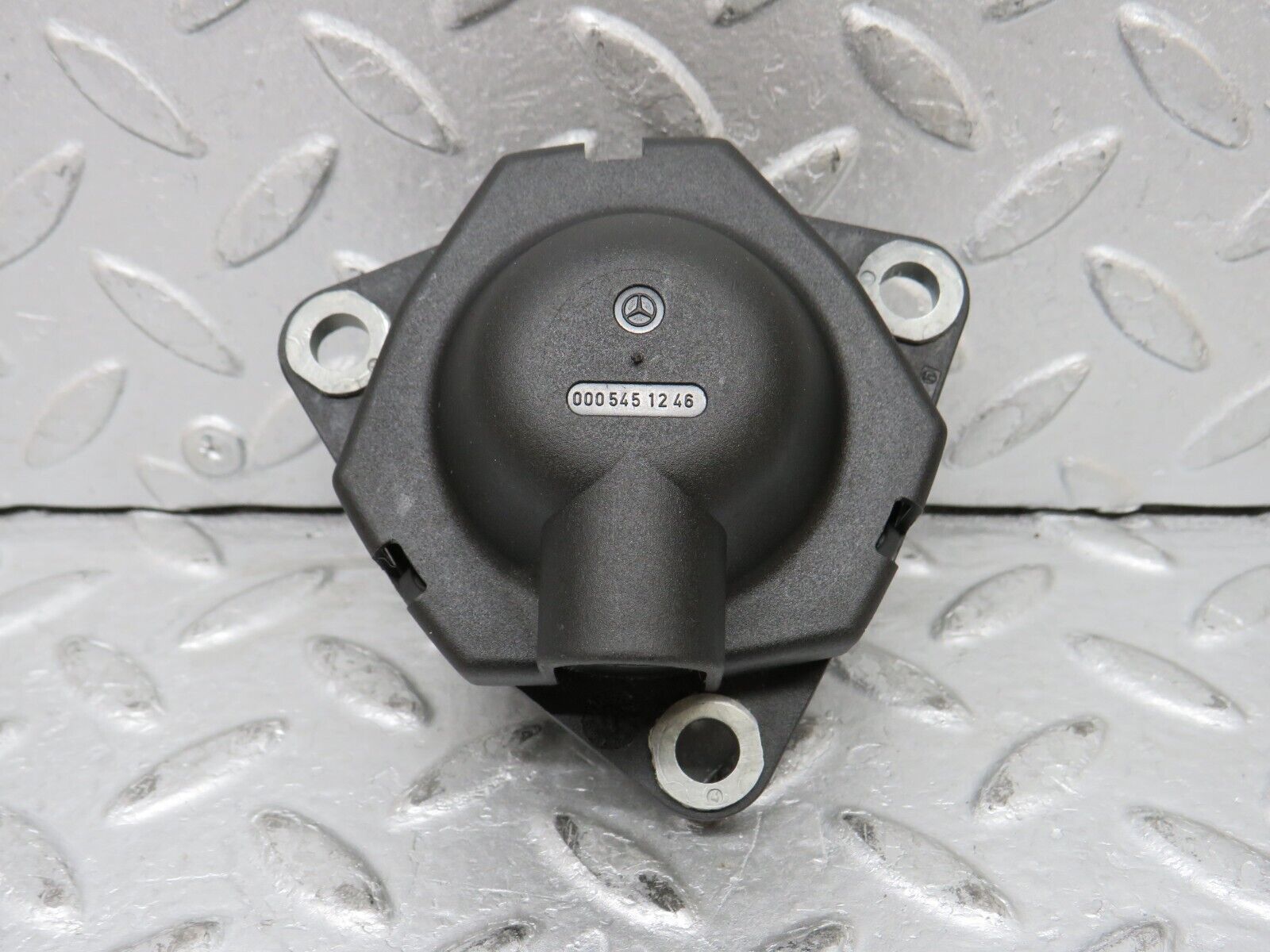 37909 Mercedes-Benz A124 320E Cabriolet Rear Axle Transfer Case Plug 0005451246