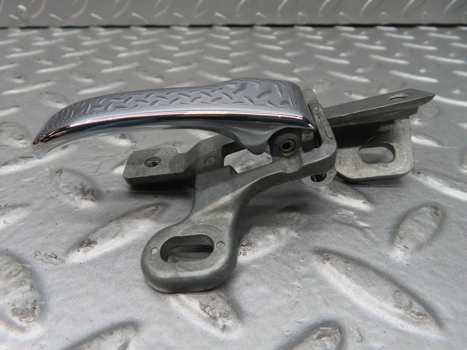 7040 Mercedes-Benz W123 230E Rear Right Interior Door Handle 1237600261