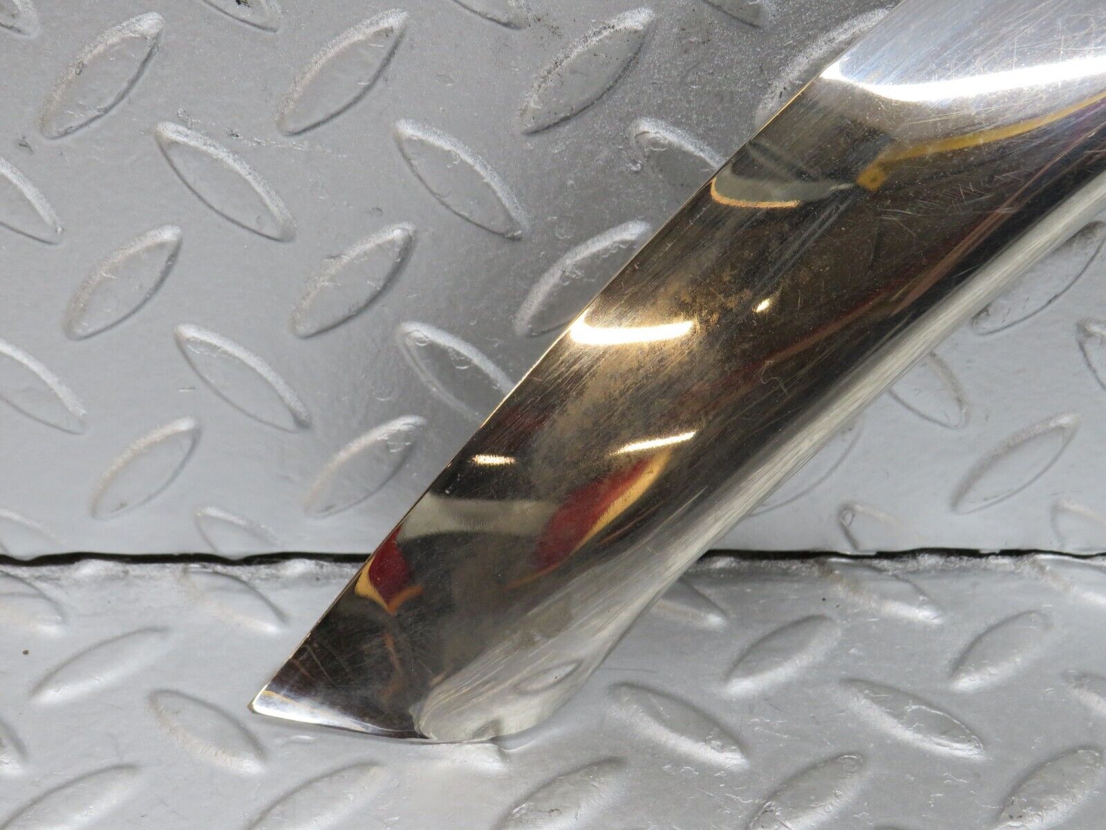 36289 Mercedes-Benz W126 420SE Front Right Chrome Wheel Arch Trim