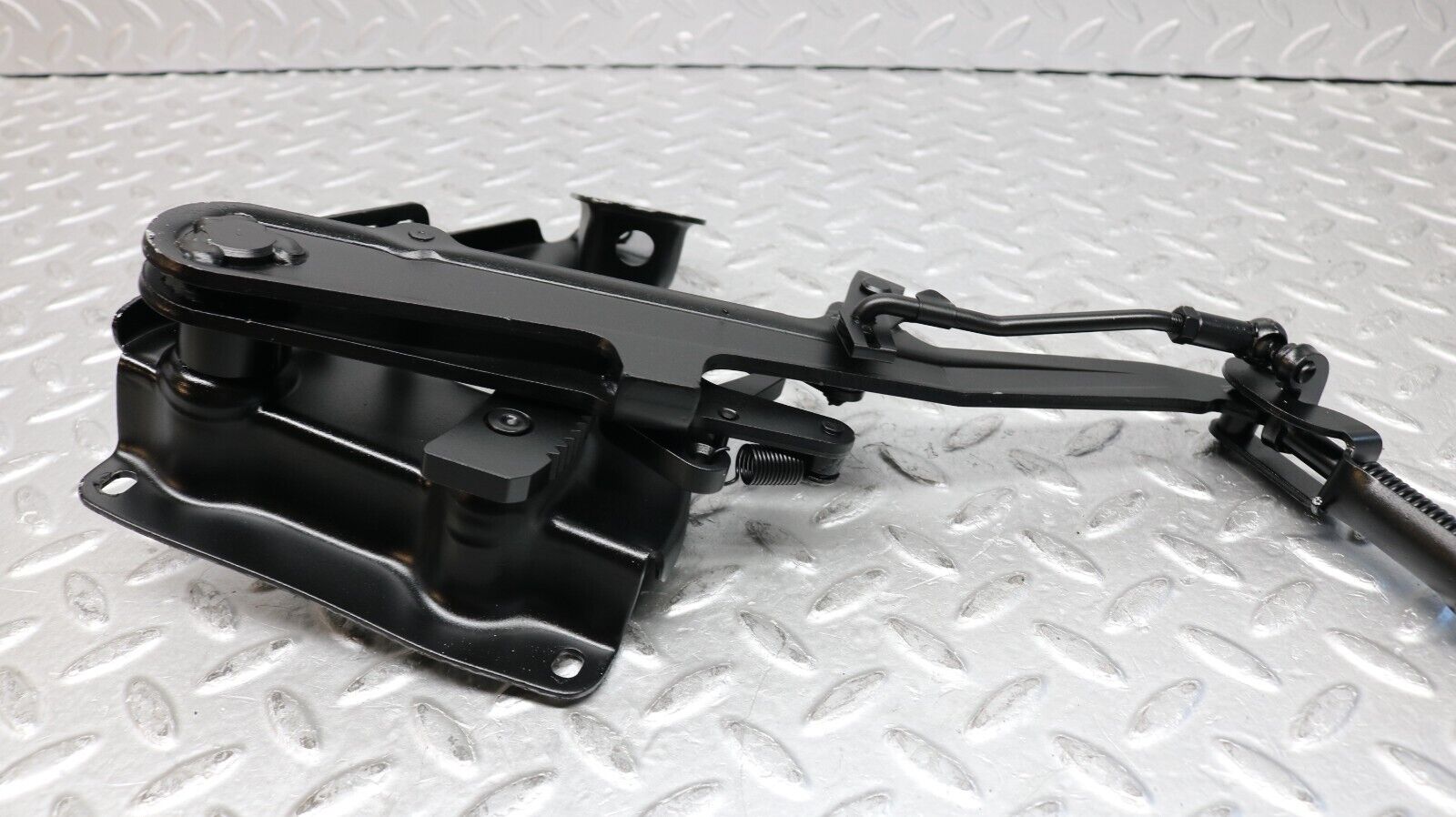 37219 Mercedes-Benz C126 420SEC Coupe Handbrake Regulator