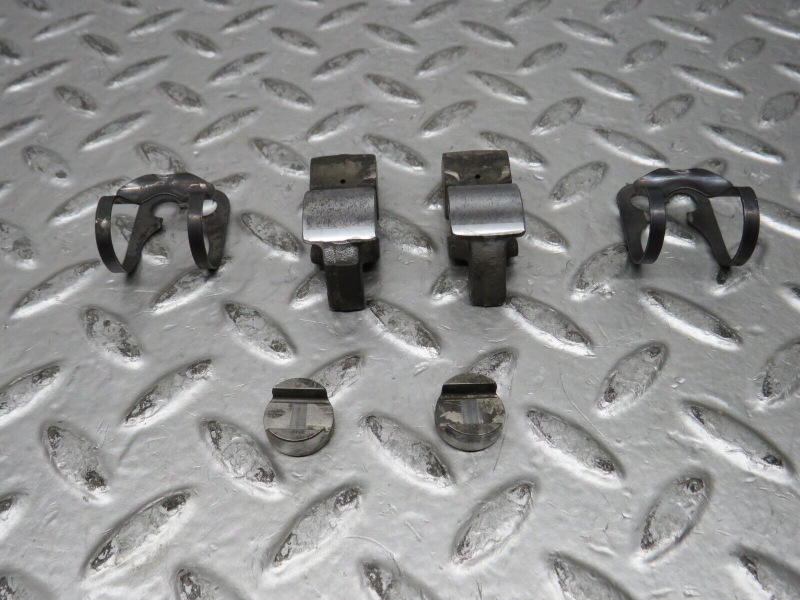 28185 Mercedes-Benz W123 280E Valve Rocker Arm With Tappet & Retaining Spring