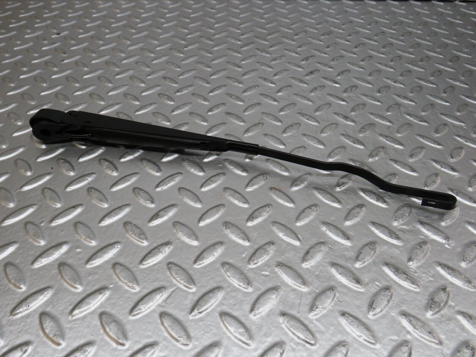 25428 Mercedes-Benz W123 200 Wiper Arm Bosch Right Side 3399990553