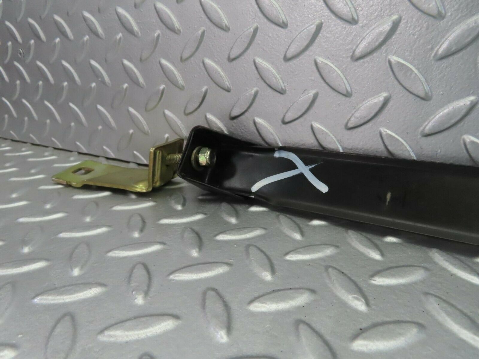 10657 Mercedes-Benz W201 190E Fuel Tank Tightening Strap 2014700040