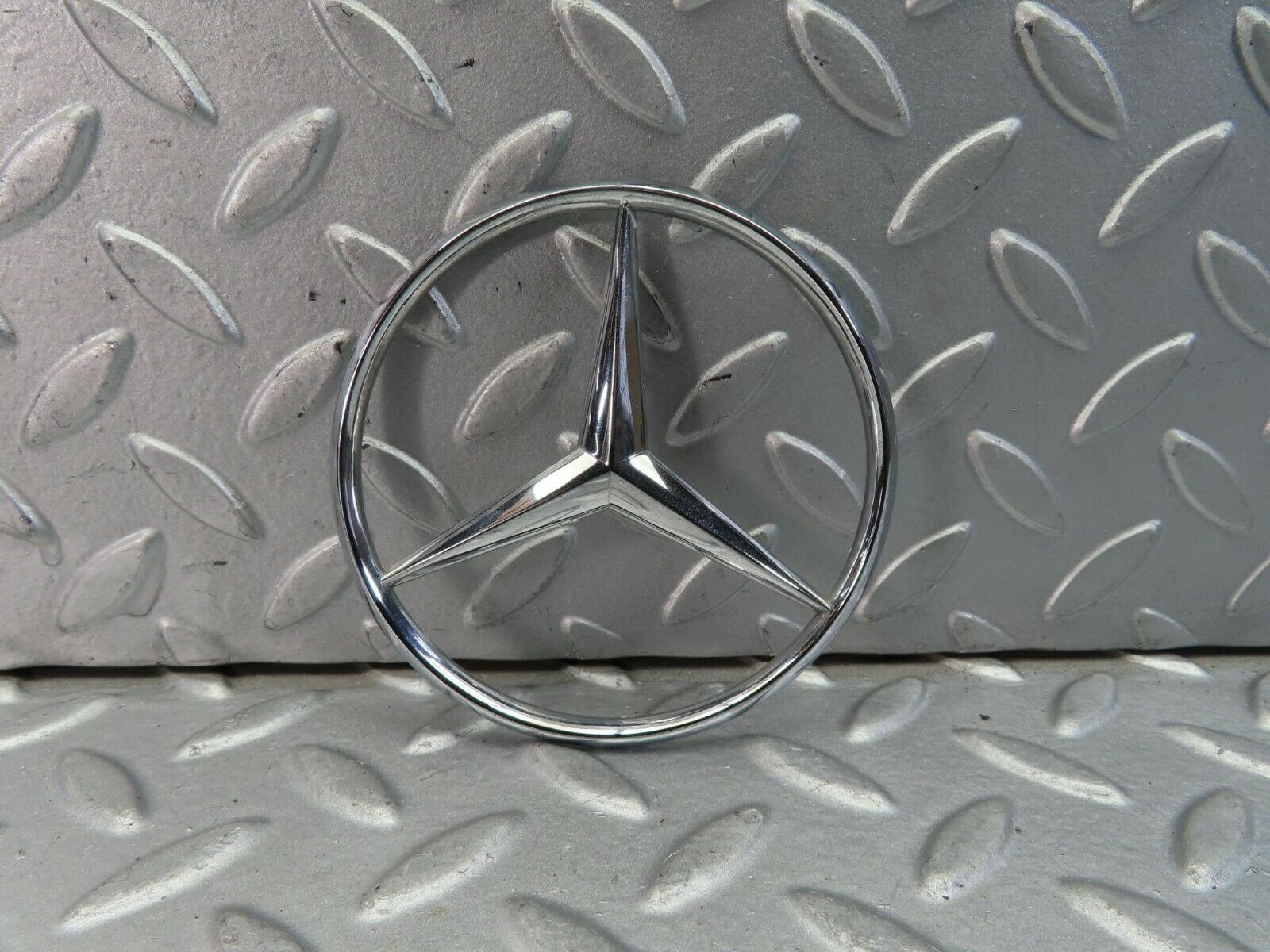 9531 Mercedes-Benz C124 300CE Coupe Chrome Rear Emblem 2017580058