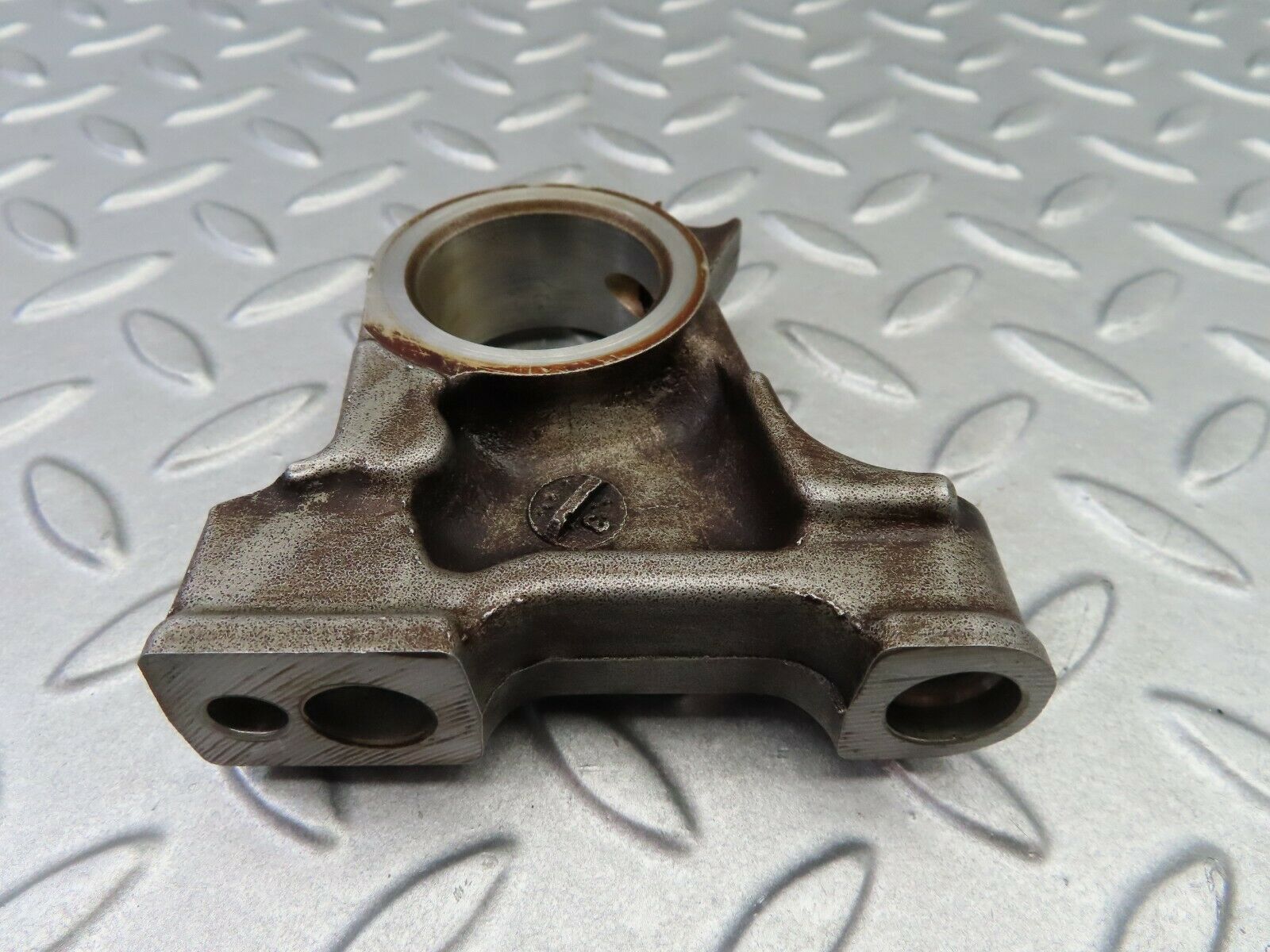 6273 Mercedes-Benz W126 380SE Camshaft Bearing Tower 1160513610