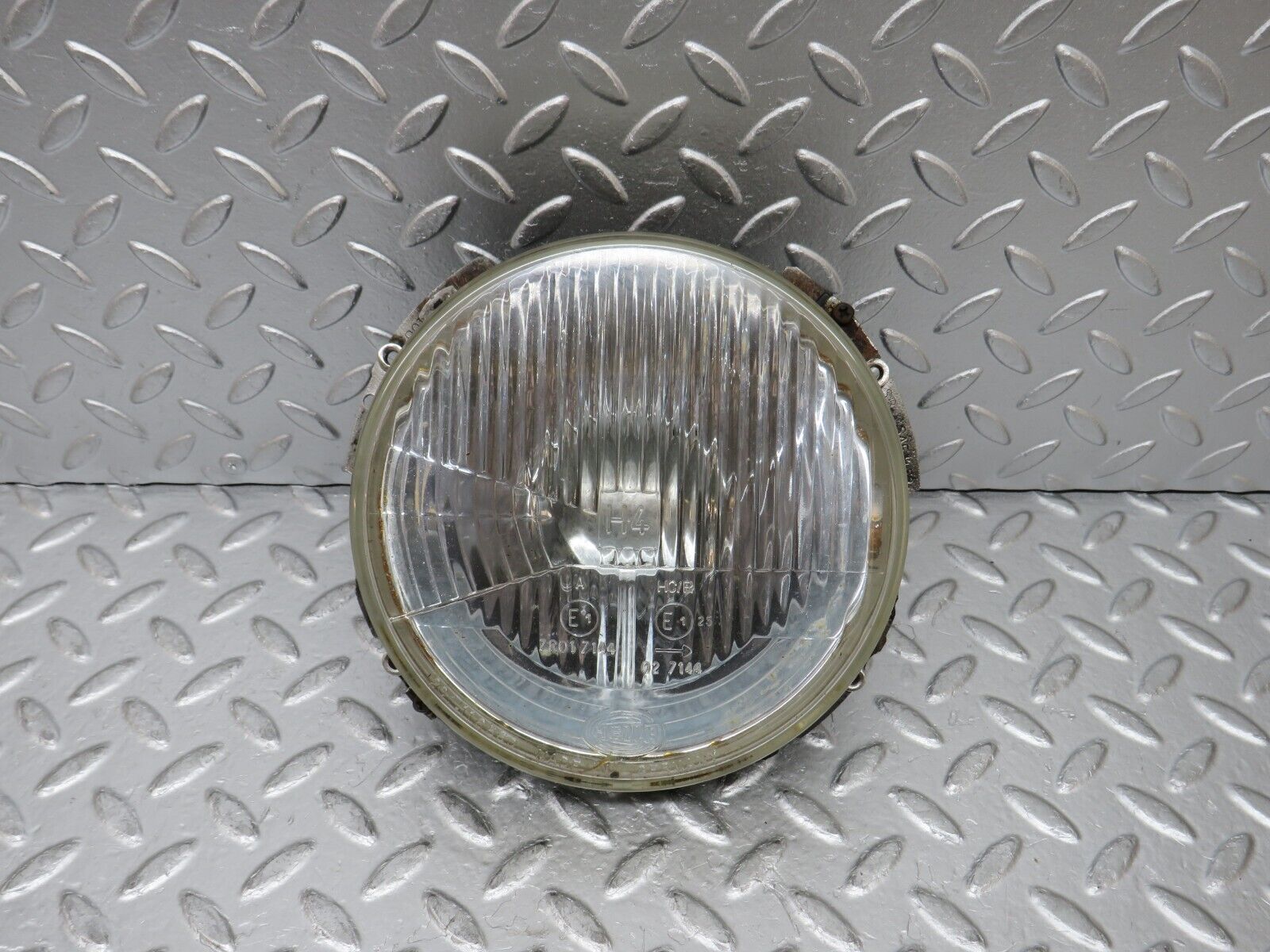 30021 Porsche 924 Headlight Hella 201116560