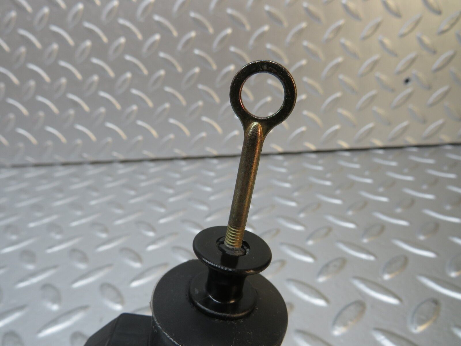 30275 Mercedes-Benz W124 230E Door Lock Vacuum Actuator Front Left